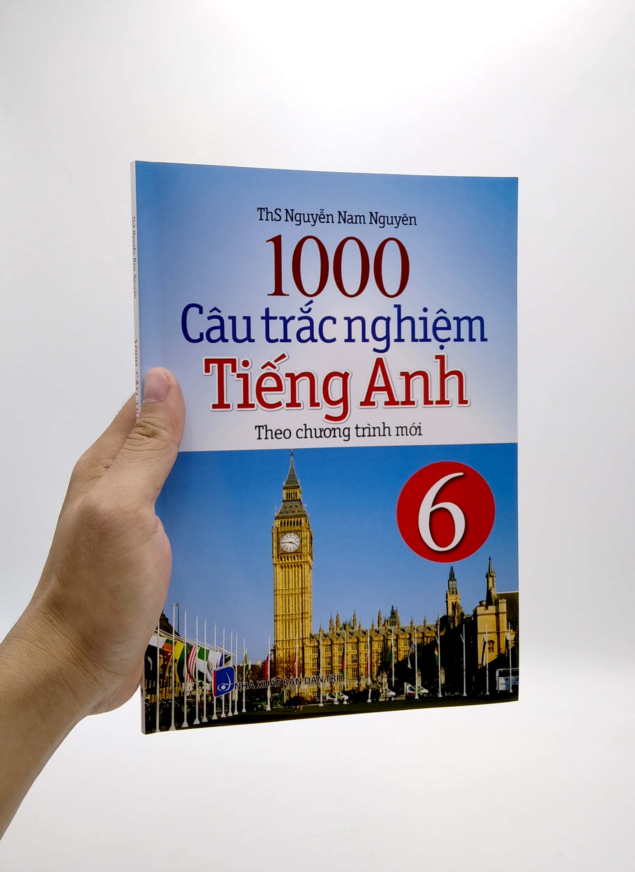 1000 câu trắc nghiệm tiếng anh 6 (theo chương trình mới) (tái bản) - Ảnh 7
