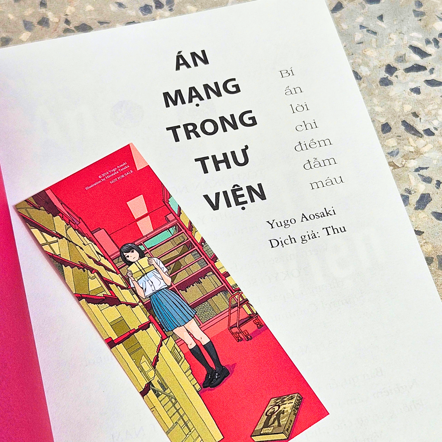 An Mang Trong Thu Vien - Bi An Loi Chi Diem Dam Mau - Ban Dac Biet - Tang Kem Obi + Bookmark + Postcard Boi - Ảnh 10