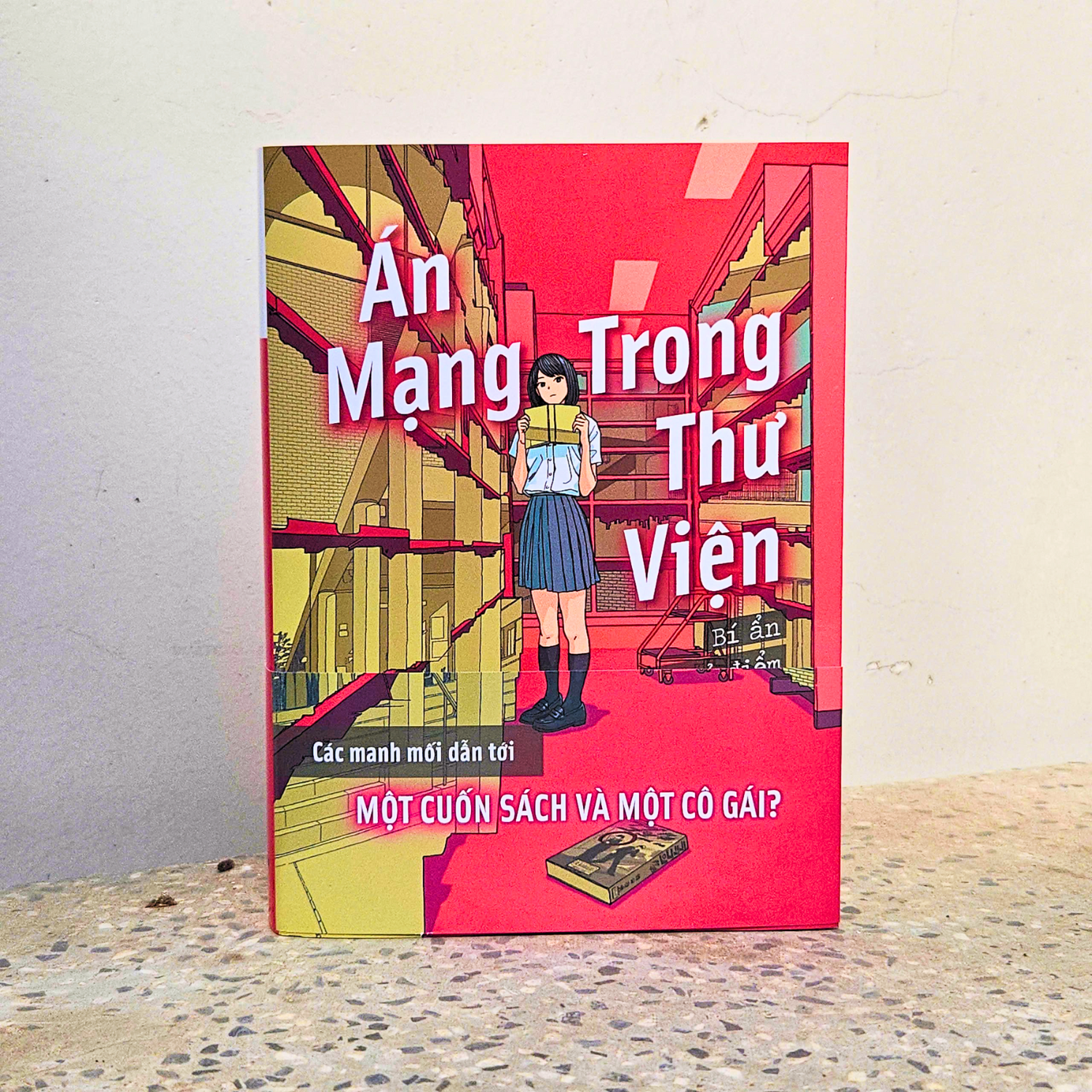 An Mang Trong Thu Vien - Bi An Loi Chi Diem Dam Mau - Ban Dac Biet - Tang Kem Obi + Bookmark + Postcard Boi - Ảnh 4