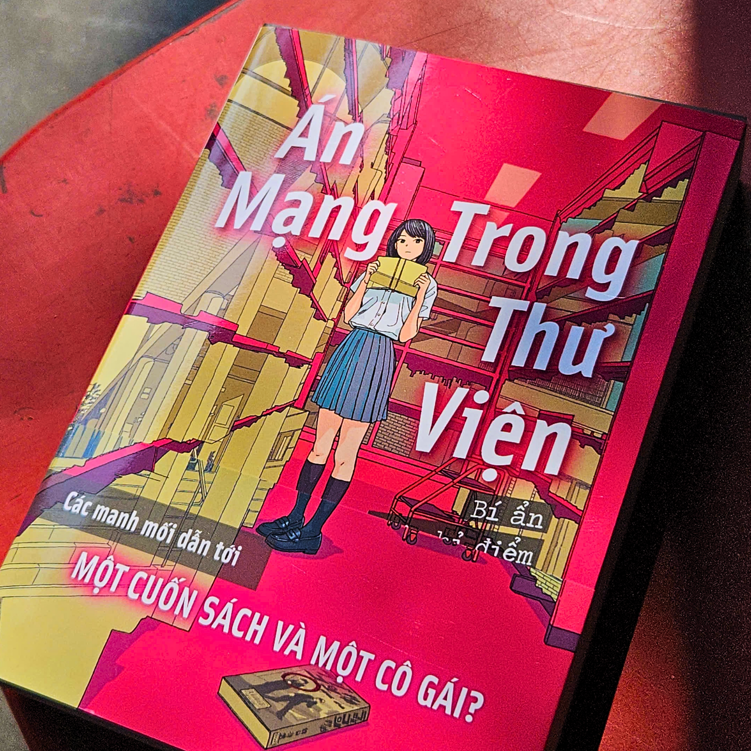 An Mang Trong Thu Vien - Bi An Loi Chi Diem Dam Mau - Tang Kem Obi + Bookmark - Ảnh 5
