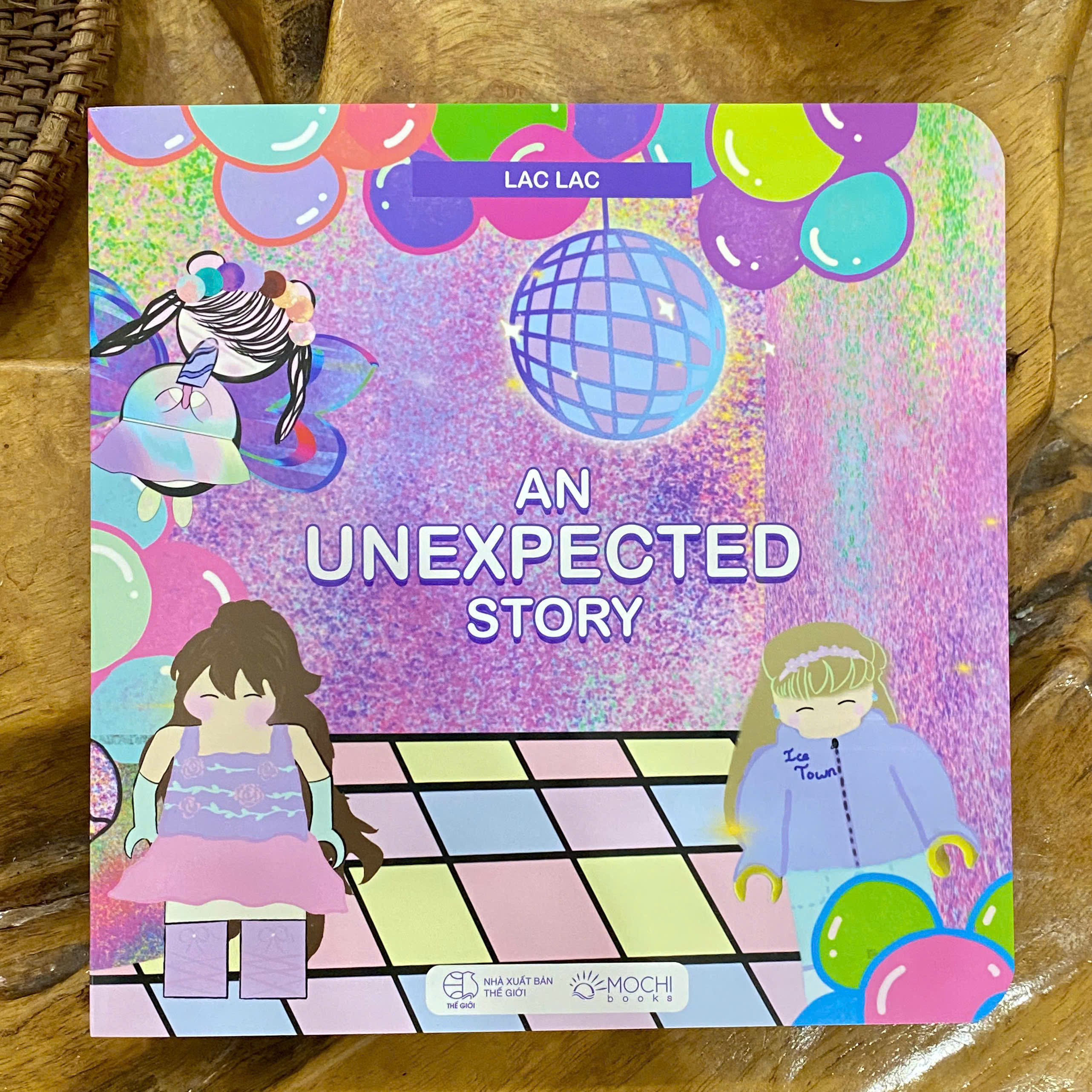 An Unexpected Story - Bìa Cứng - Ảnh 2