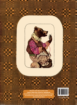 bà gấu già ngồi trên khúc gỗ - Ảnh 3