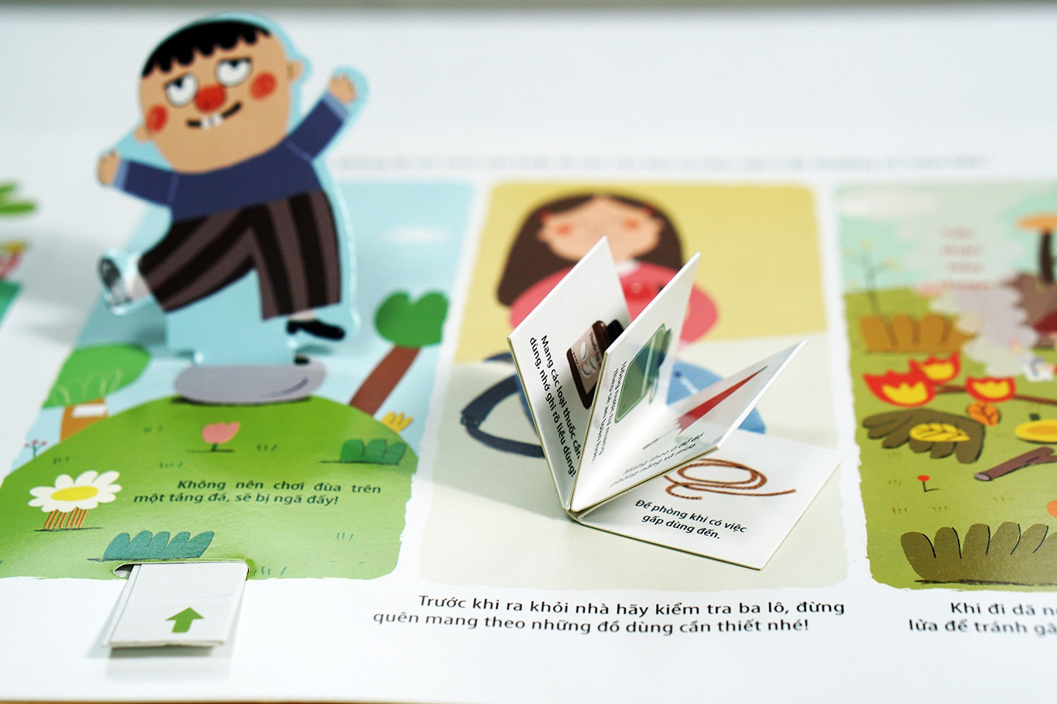 bách khoa kỹ năng sống đa tương tác - 60 bài học an toàn giúp con tự bảo vệ bản thân - Ảnh 9