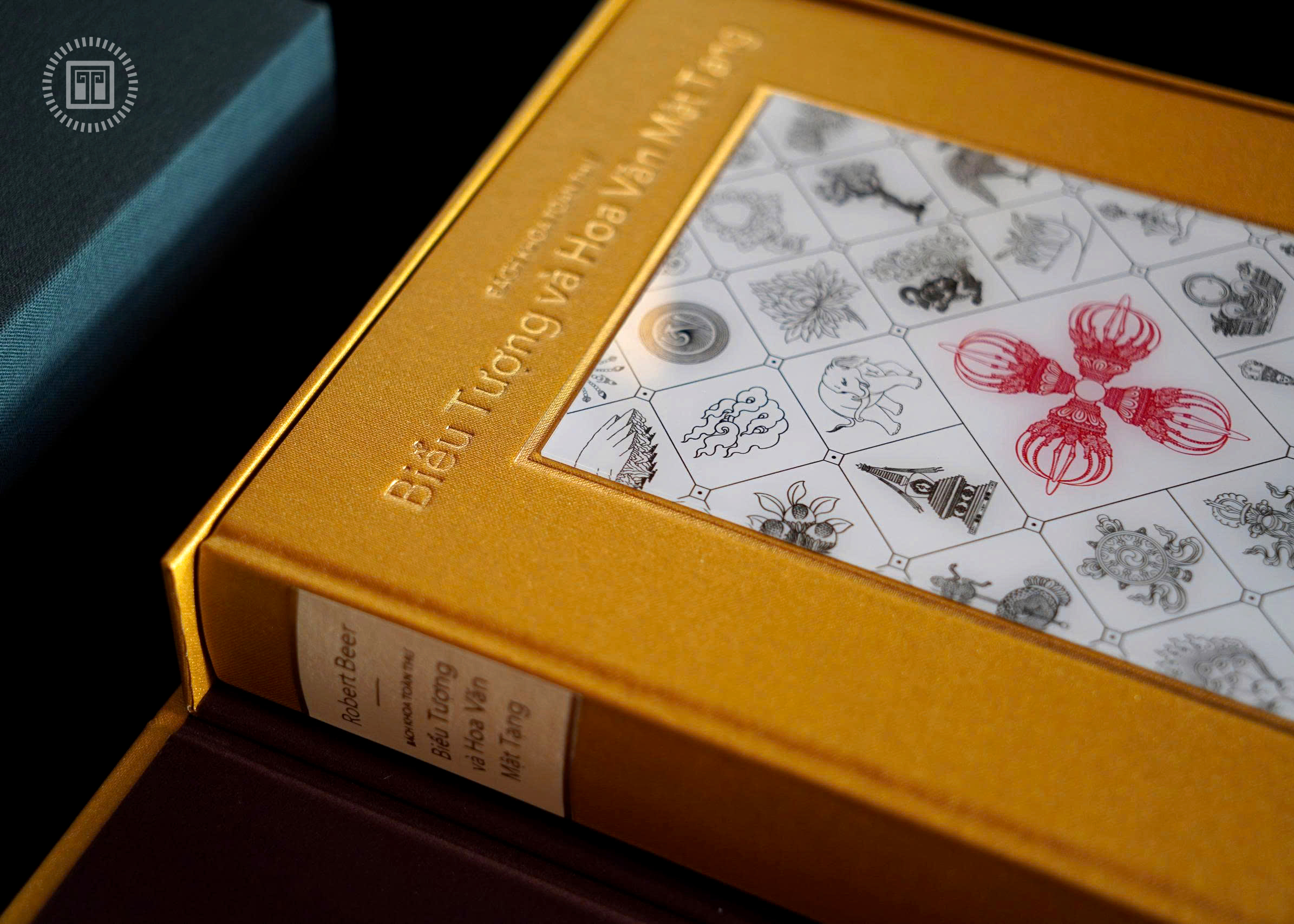 Bach Khoa Toan Thu Bieu Tuong Va Hoa Van Mat Tang - An Ban Gioi Han - Bia Buckram - Ban Co Hop + Chu Ky Tac Gia Va Dich Gia - Ảnh 5