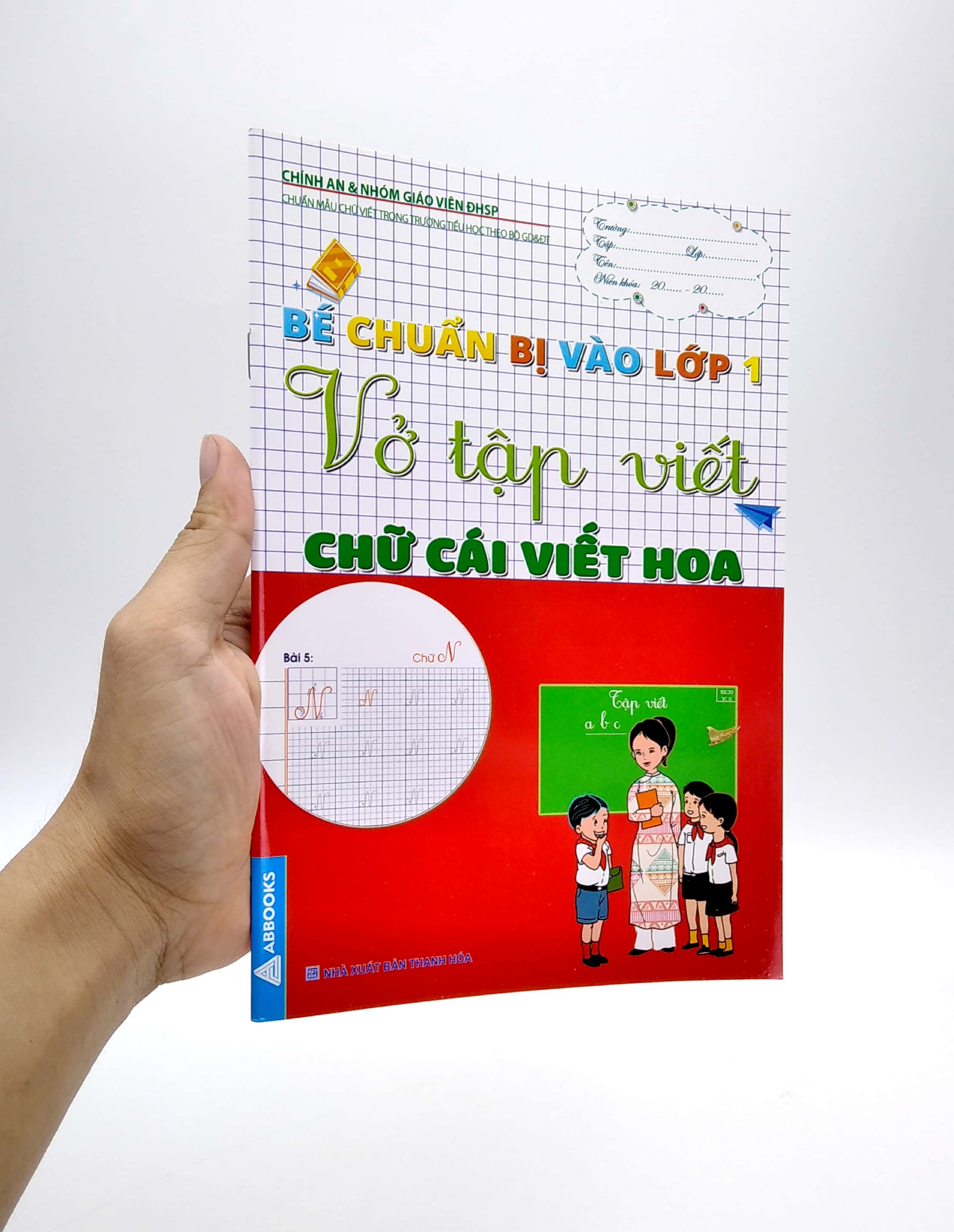 bé chuẩn bị vào lớp 1 - vở tập viết chữ cái viết hoa - Ảnh 7