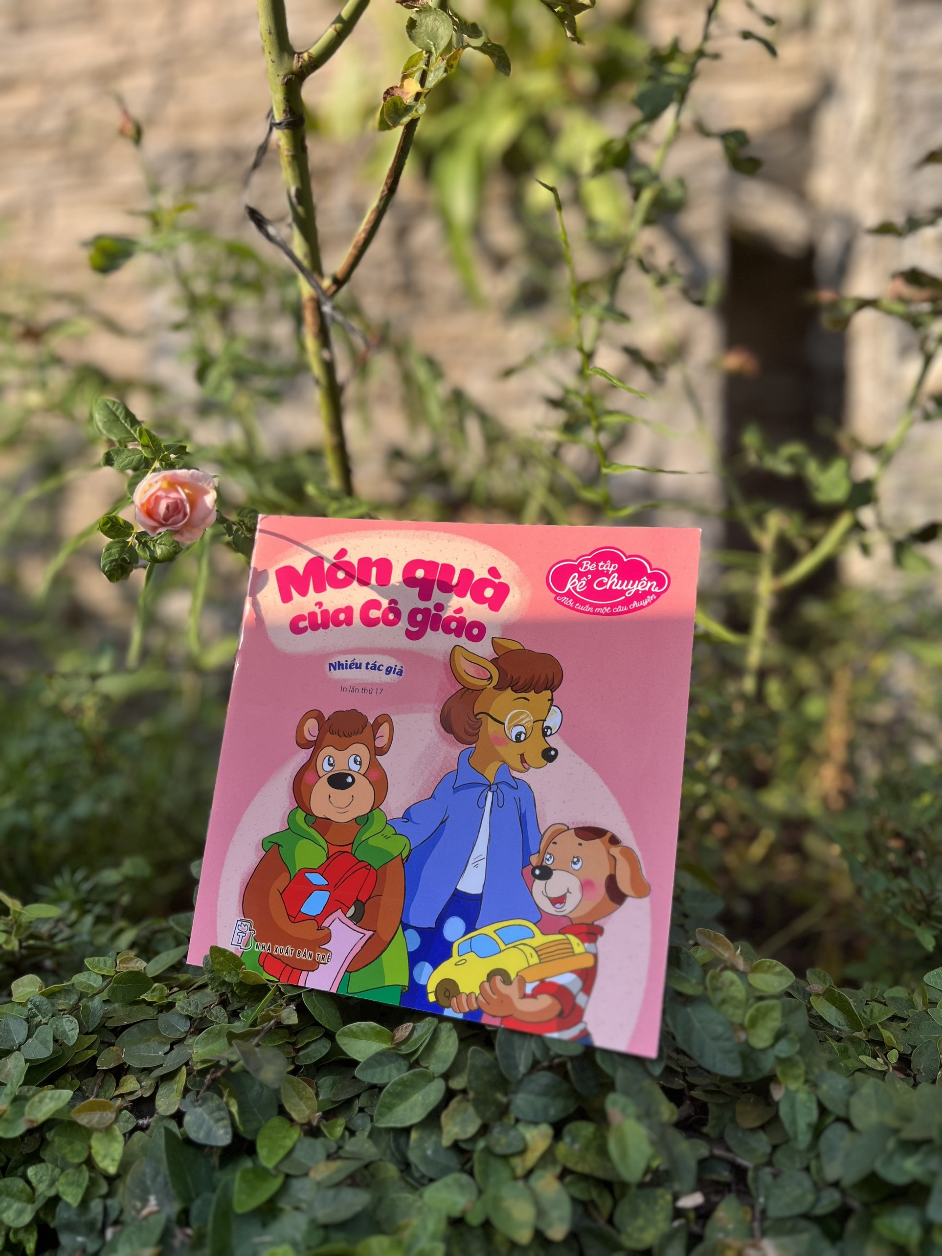 bé tập kể chuyện - món quà của cô giáo (tái bản) - Ảnh 4