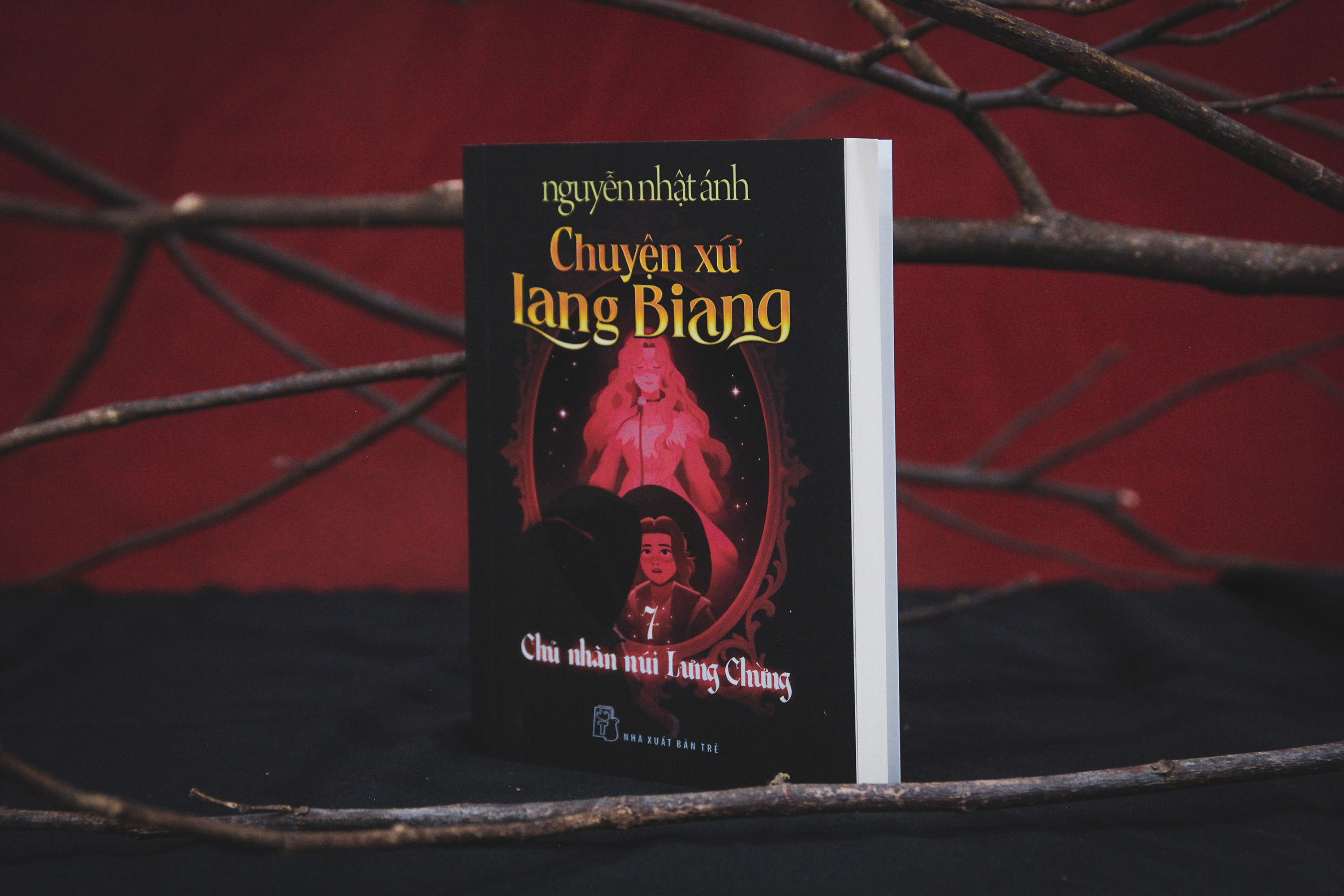 Bộ
						
										
										Bộ Sách Chuyện Xứ Lang Biang - Phần 3 - Chủ Nhân Núi Lưng Chừng - Khổ Bỏ Túi (Bộ 3 Cuốn) - Ảnh 7