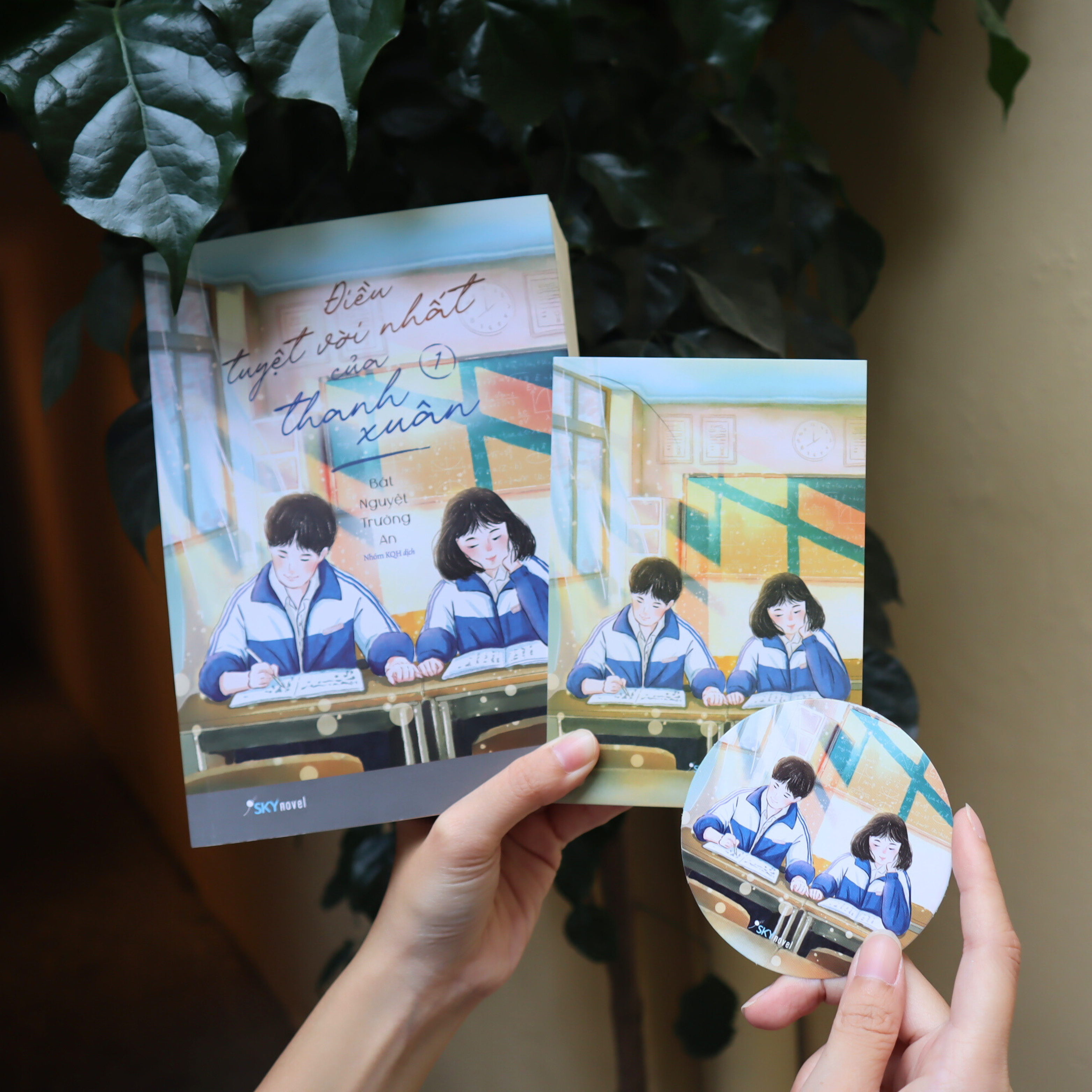 Bộ Bộ Sách Điều Tuyệt Vời Nhất Của Thanh Xuân - Tập 1 + Tập 2 (Bộ 2 Cuốn) - Bản Đặc Biệt - Tặng Kèm 2 Bookmark Bế Khuôn Tròn + 2 Postcard Bồi Cứng Màn Nhũ - Ảnh 6