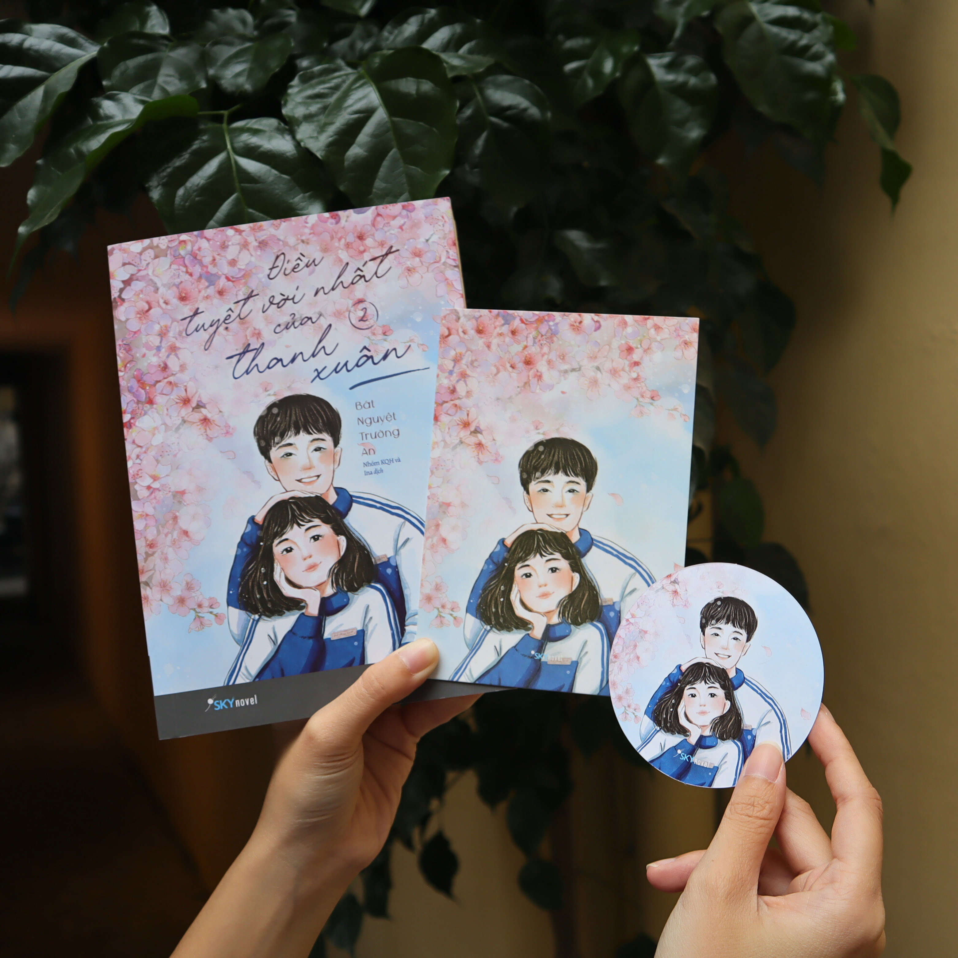 Bộ Bộ Sách Điều Tuyệt Vời Nhất Của Thanh Xuân - Tập 1 + Tập 2 (Bộ 2 Cuốn) - Bản Đặc Biệt - Tặng Kèm 2 Bookmark Bế Khuôn Tròn + 2 Postcard Bồi Cứng Màn Nhũ - Ảnh 7