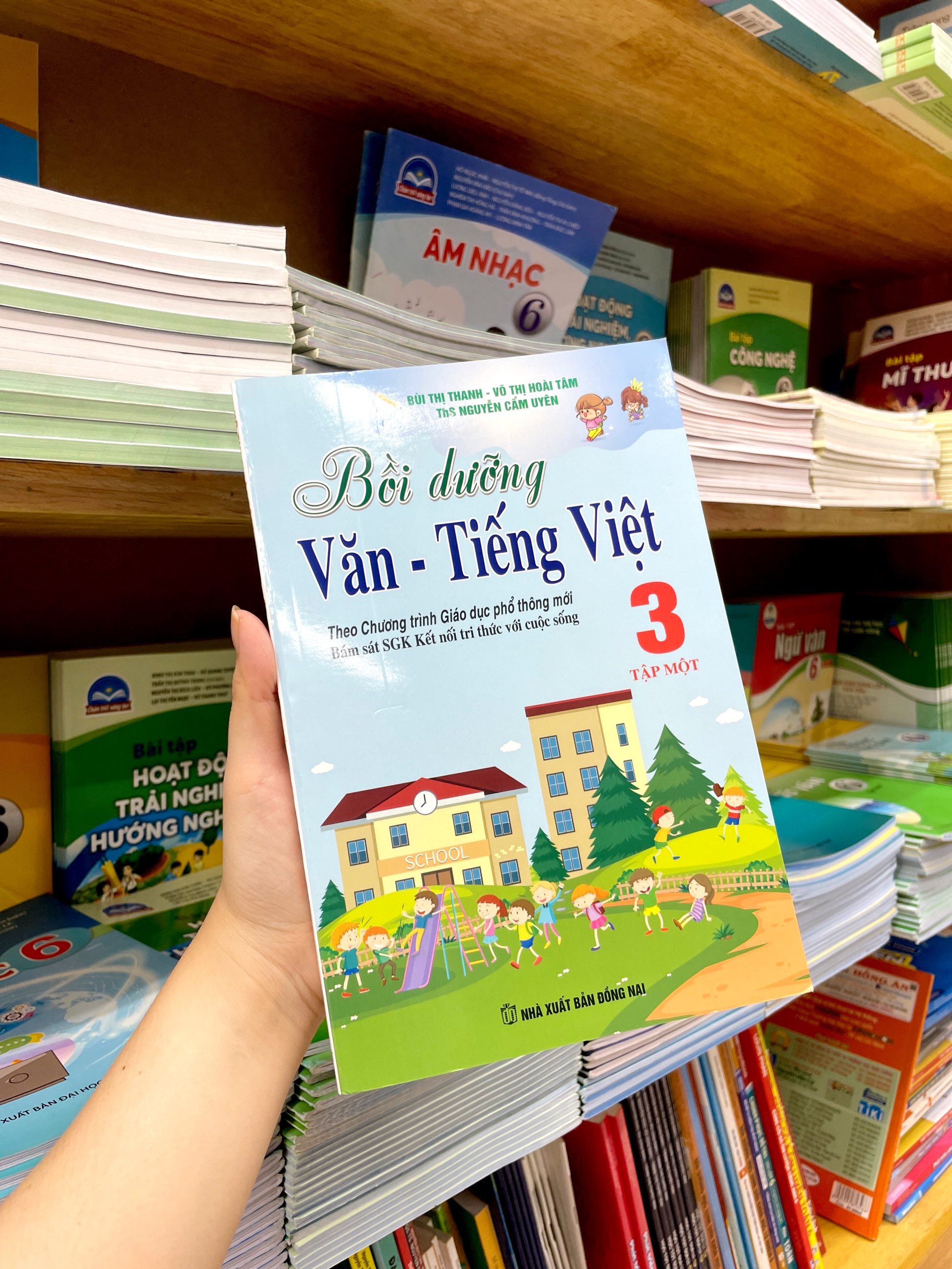bộ bồi dưỡng văn - tiếng việt 3 - tập 1 (theo chương trình giáo dục phổ thông mới - bám sát sgk kết nối tri thức với cuộc sống) - Ảnh 9