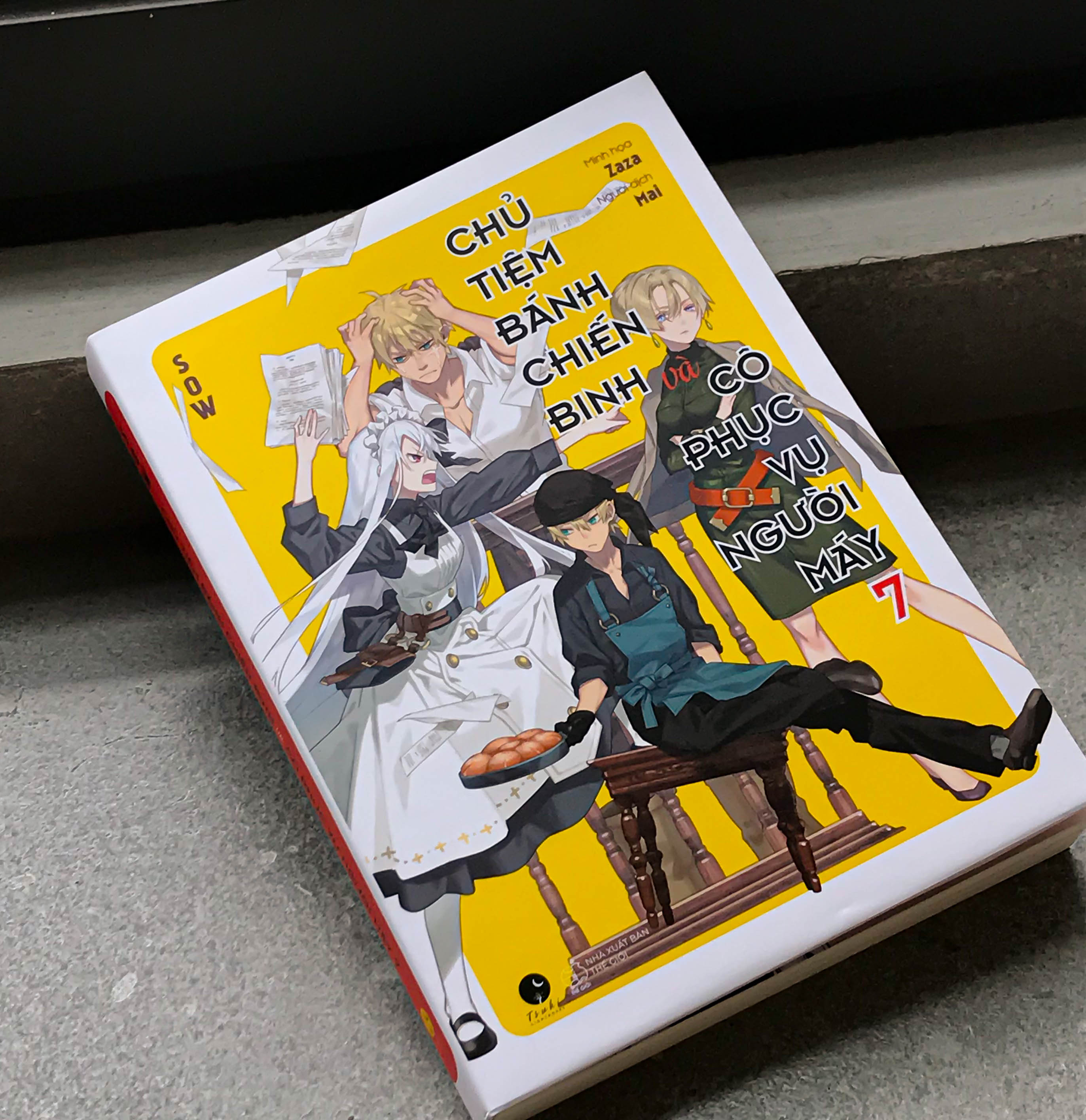 bộ chủ tiệm bánh chiến binh và cô phục vụ người máy - tập 7 - tặng kèm bookmark - Ảnh 3