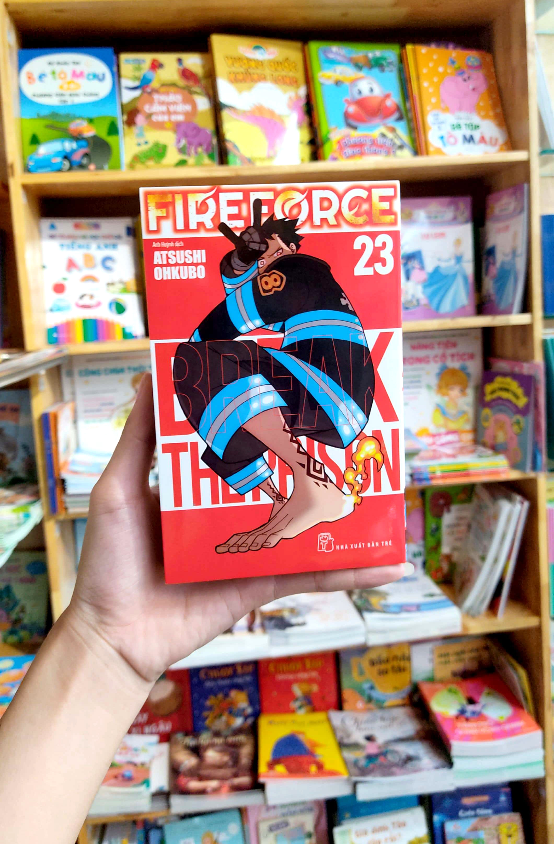 bộ fire force - tập 23 - tặng kèm bookmark giấy hình nhân vật - Ảnh 9