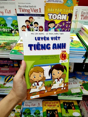 bộ luyện viết tiếng anh - lớp 4 (tập 1) - theo chương trình mới của bộ giáo dục và đào tạo - Ảnh 2