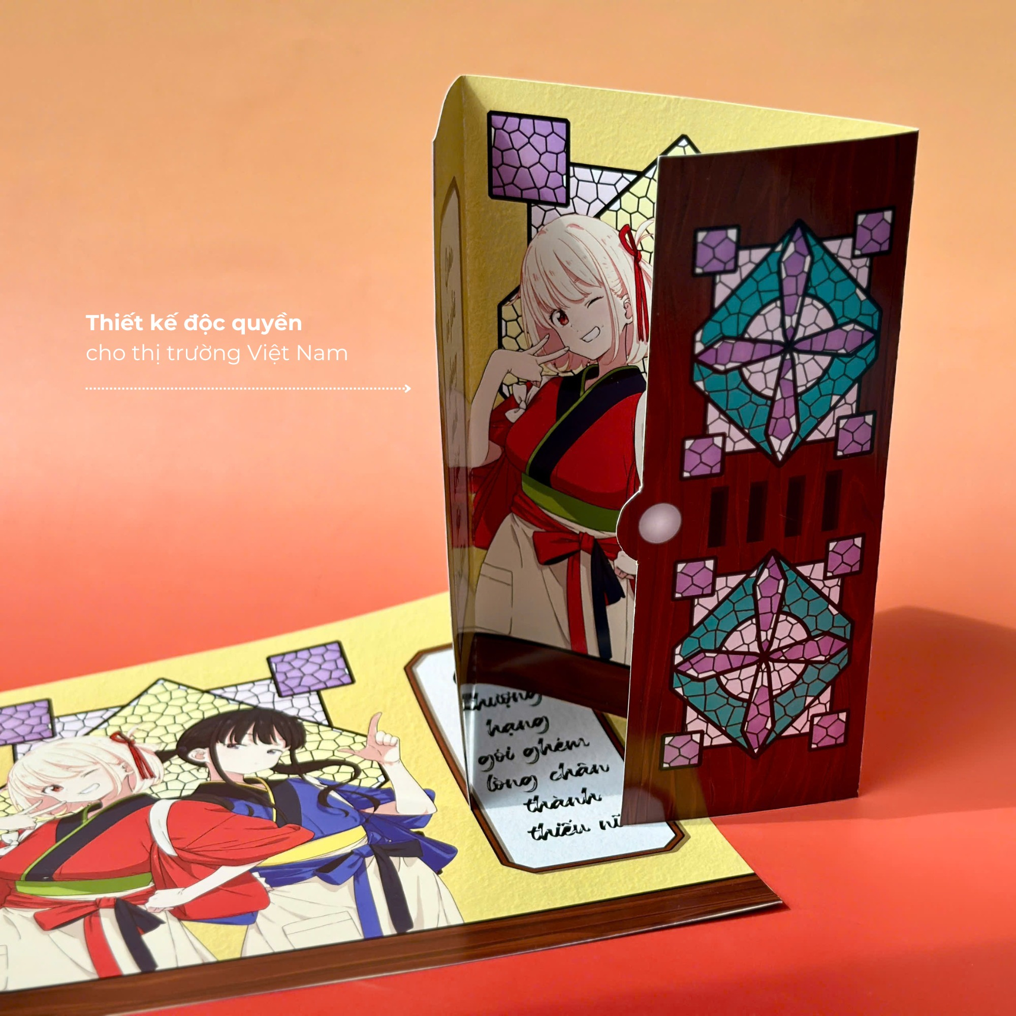 Bo
						
										
										Lycoris Recoil - Tuyen Tap Ngoai Truyen “Nhac Lai” - Tap 1 - Ban Dac Biet - Tang Kem Postcard Gap + Card Bo Goc 2 Mat - Ảnh 3