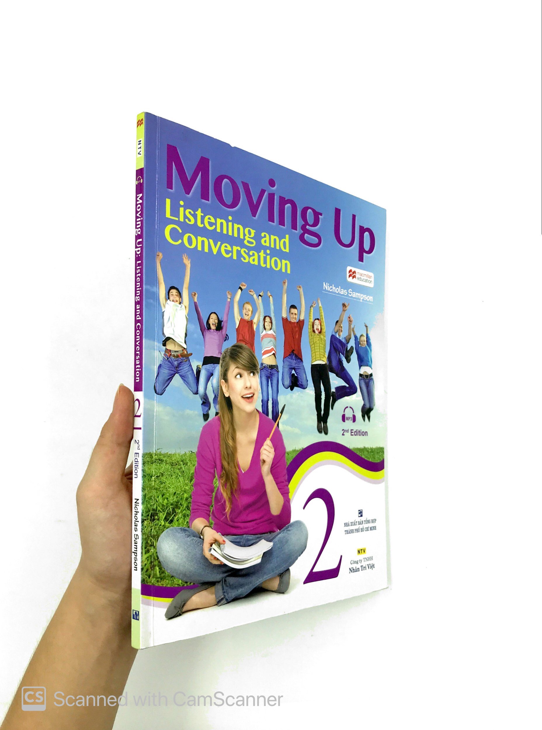 bộ moving up - listening and conversation 2 (kèm cd) - Ảnh 11