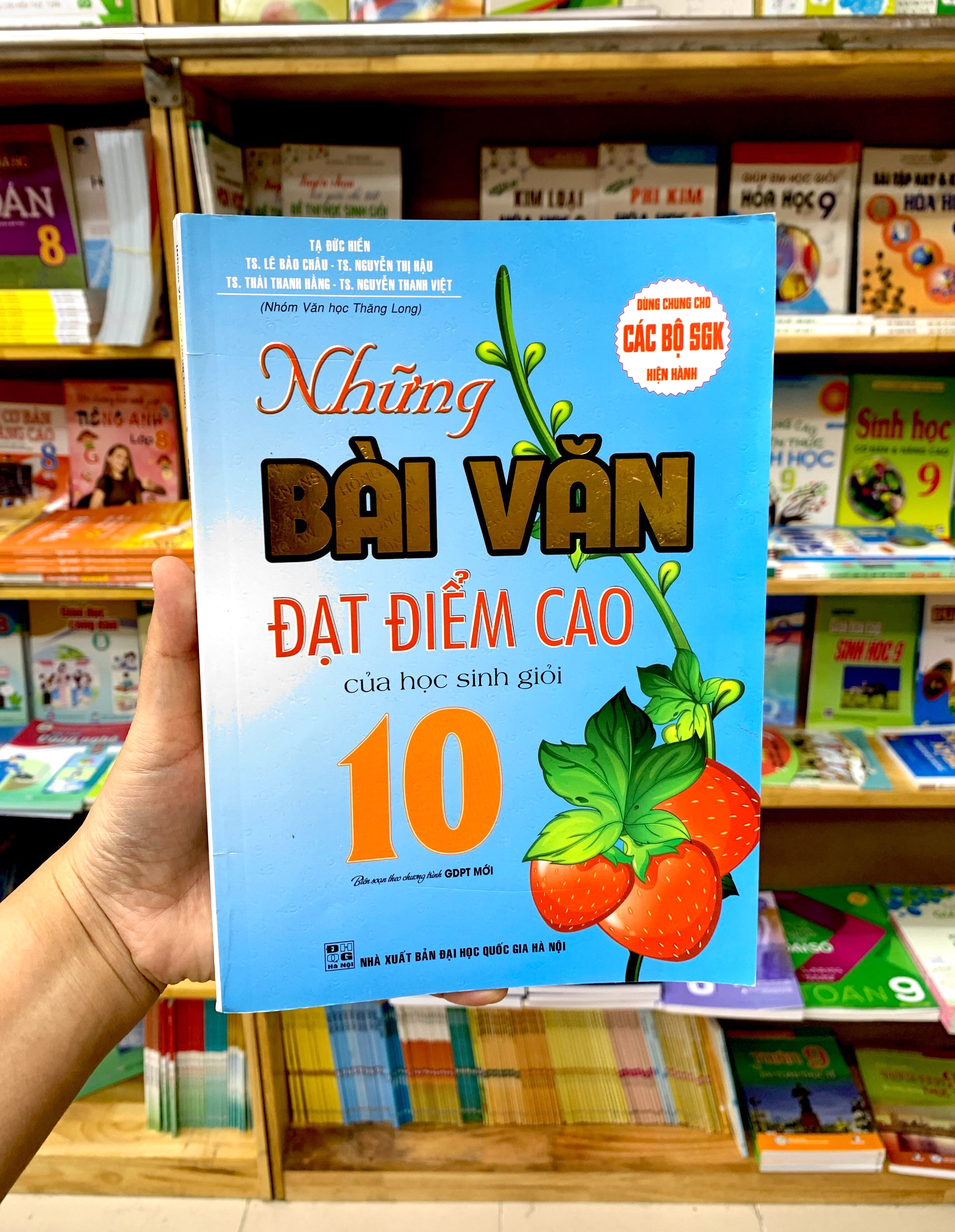 bộ những bài văn đạt điểm cao của học sinh giỏi 10 (biên soạn theo chương trinh gdpt mới) (dùng chung cho các bộ sgk hiện hành) - Ảnh 8