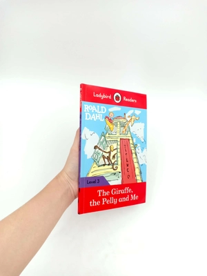 bộ roald dahl: the giraffe, the pelly and me - ladybird readers level 3 - Ảnh 10