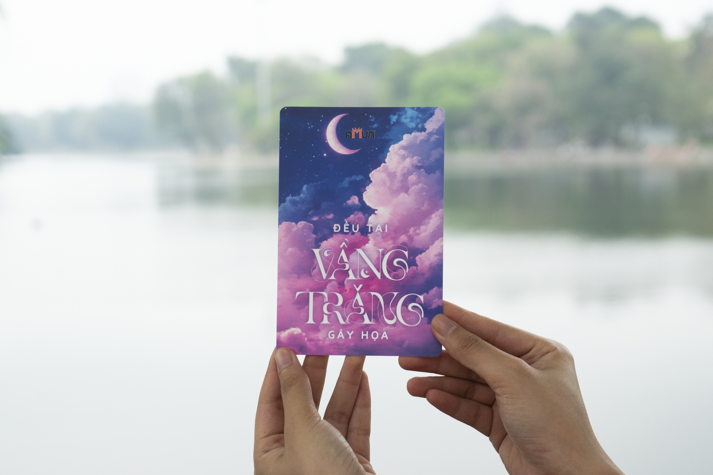 bộ sách đều tại vầng trăng gây họa - tập 1+2 (bộ 2 tập) - bản đặc biệt - tặng kèm 2 bookmark bồi cứng + 1 poscard có chữ ký tác giả + 1 poscard gấp xé + 2 thẻ card - Ảnh 16