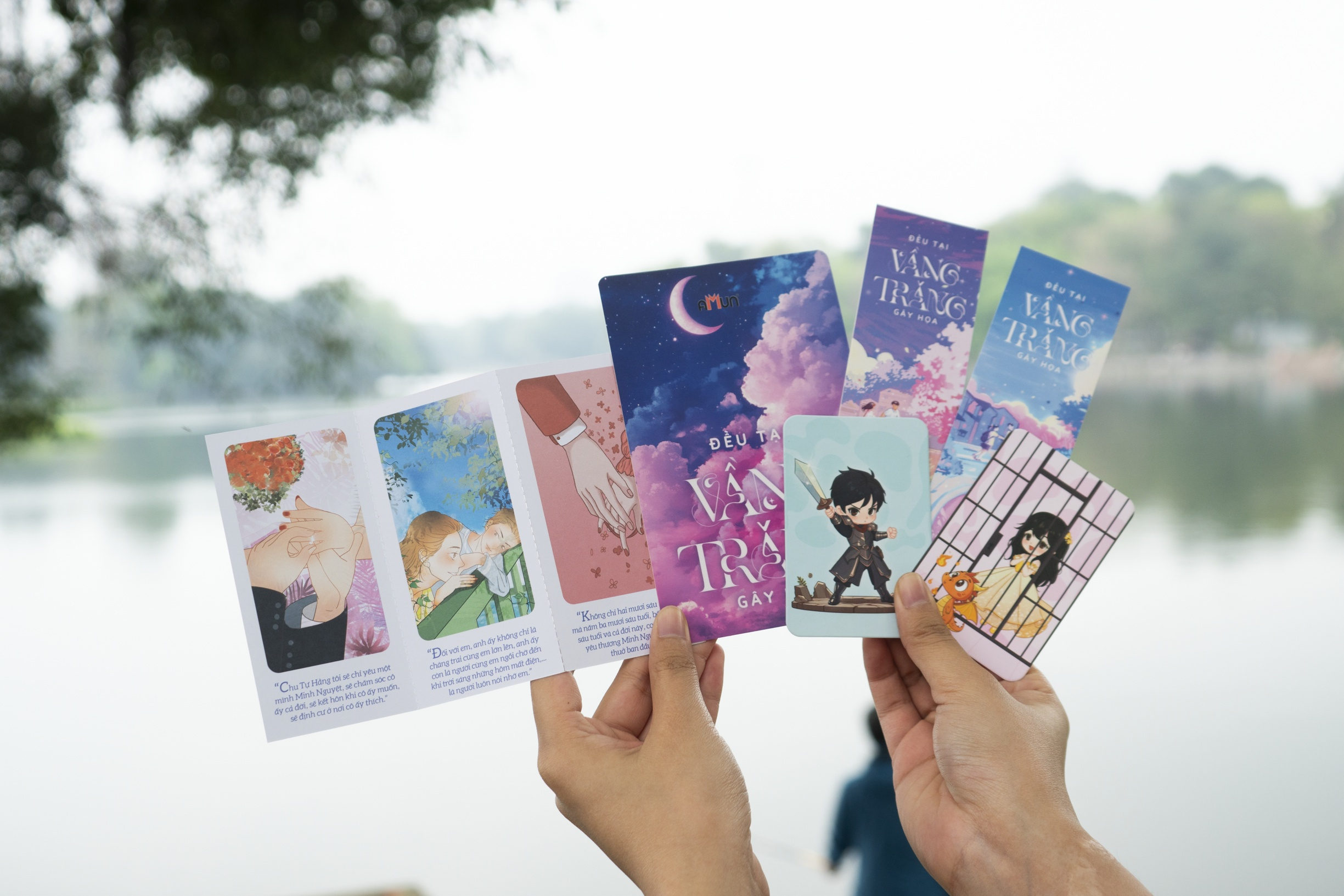 bộ sách đều tại vầng trăng gây họa - tập 1+2 (bộ 2 tập) - bản đặc biệt - tặng kèm 2 bookmark bồi cứng + 1 poscard có chữ ký tác giả + 1 poscard gấp xé + 2 thẻ card - Ảnh 20