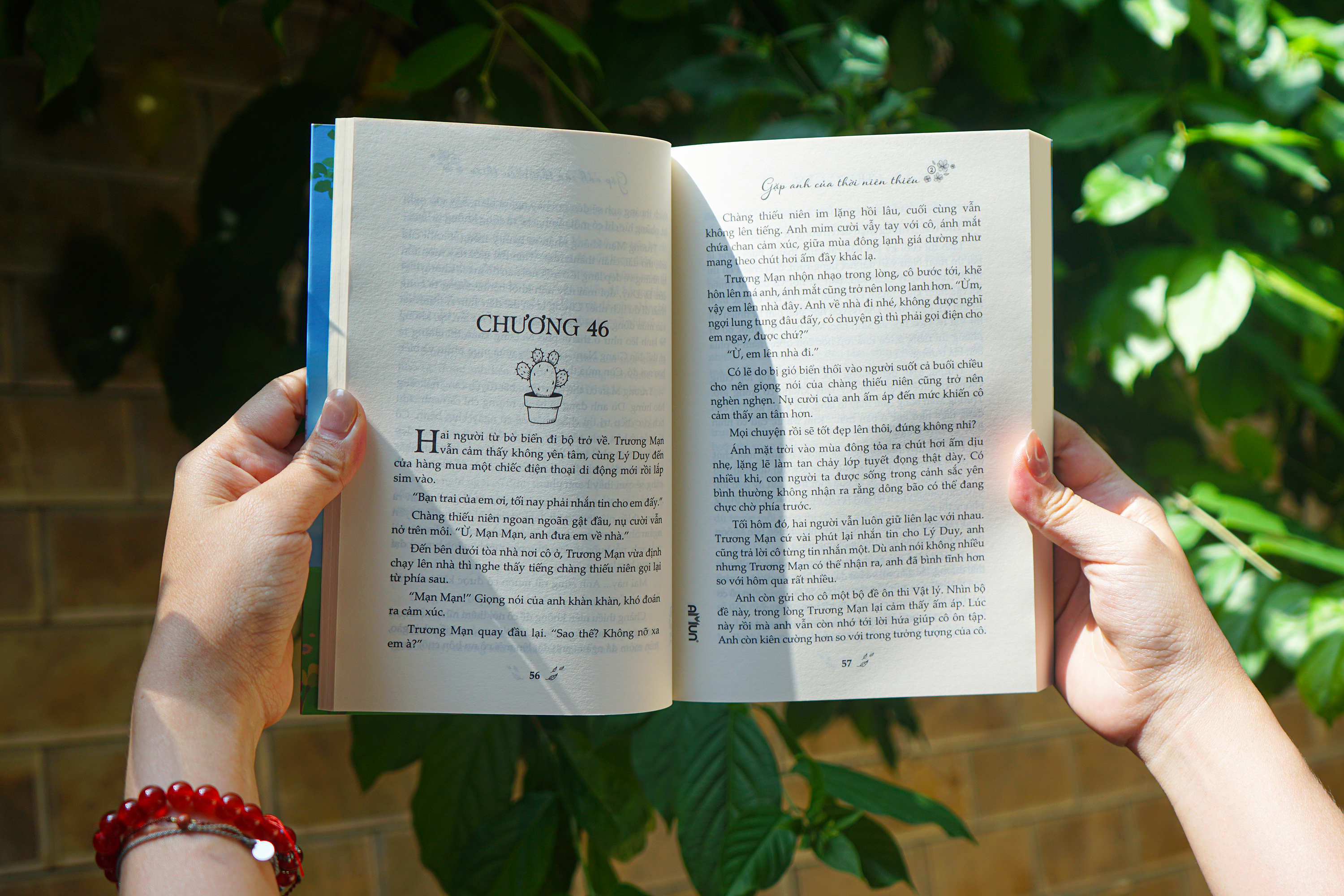 Bộ Sách Gặp Anh Của Thời Niên Thiếu - Tập 1 + Tập 2 (Bộ 2 Tập) - Bản Đặc Biệt - Tặng Kèm 2 Bookmark Bồi Cứng + 1 Postcard Chữ Ký In + 2 Postcard Nhân Vật + 1 Card PVC + 1 Standee Mica - Ảnh 22