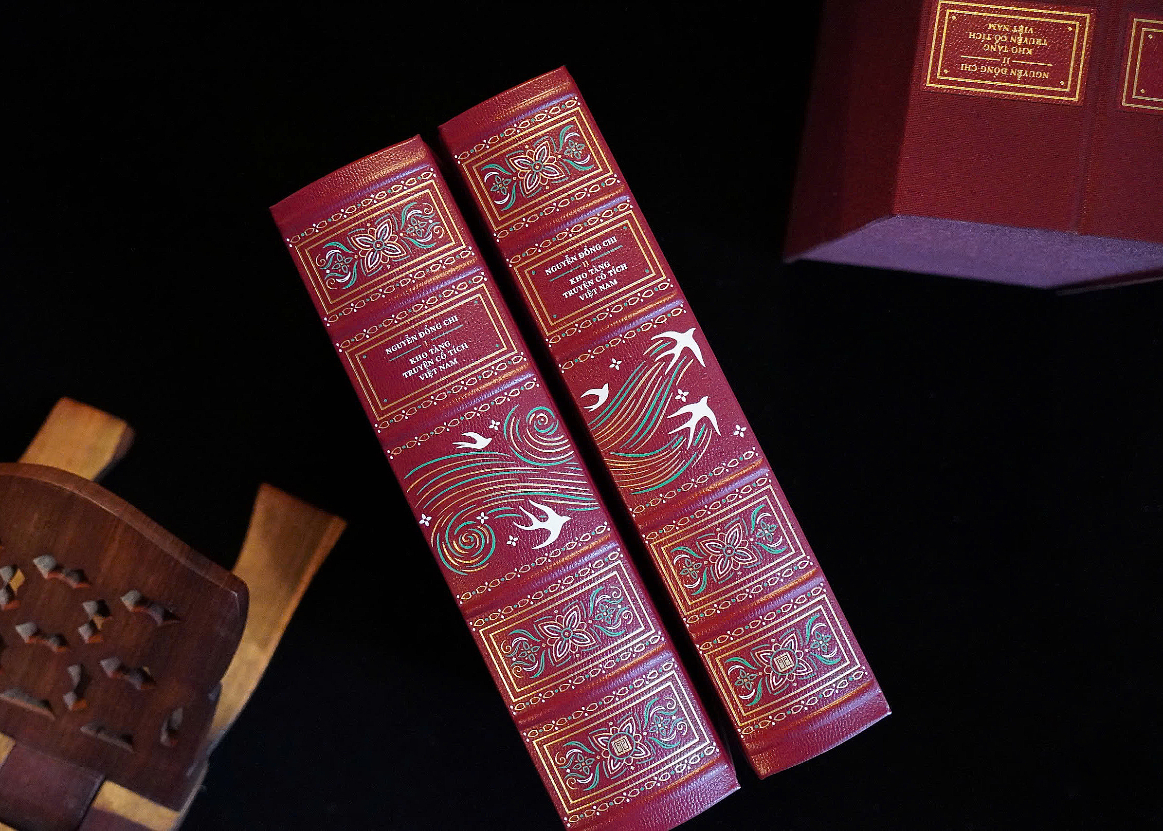 Bộ Sách Kho Tàng Truyện Cổ Tích Việt Nam - Quyển 1 + Quyển 2 (Bộ 2 Quyển) - Bìa Da - Ấn Bản Giới Hạn - Ảnh 4