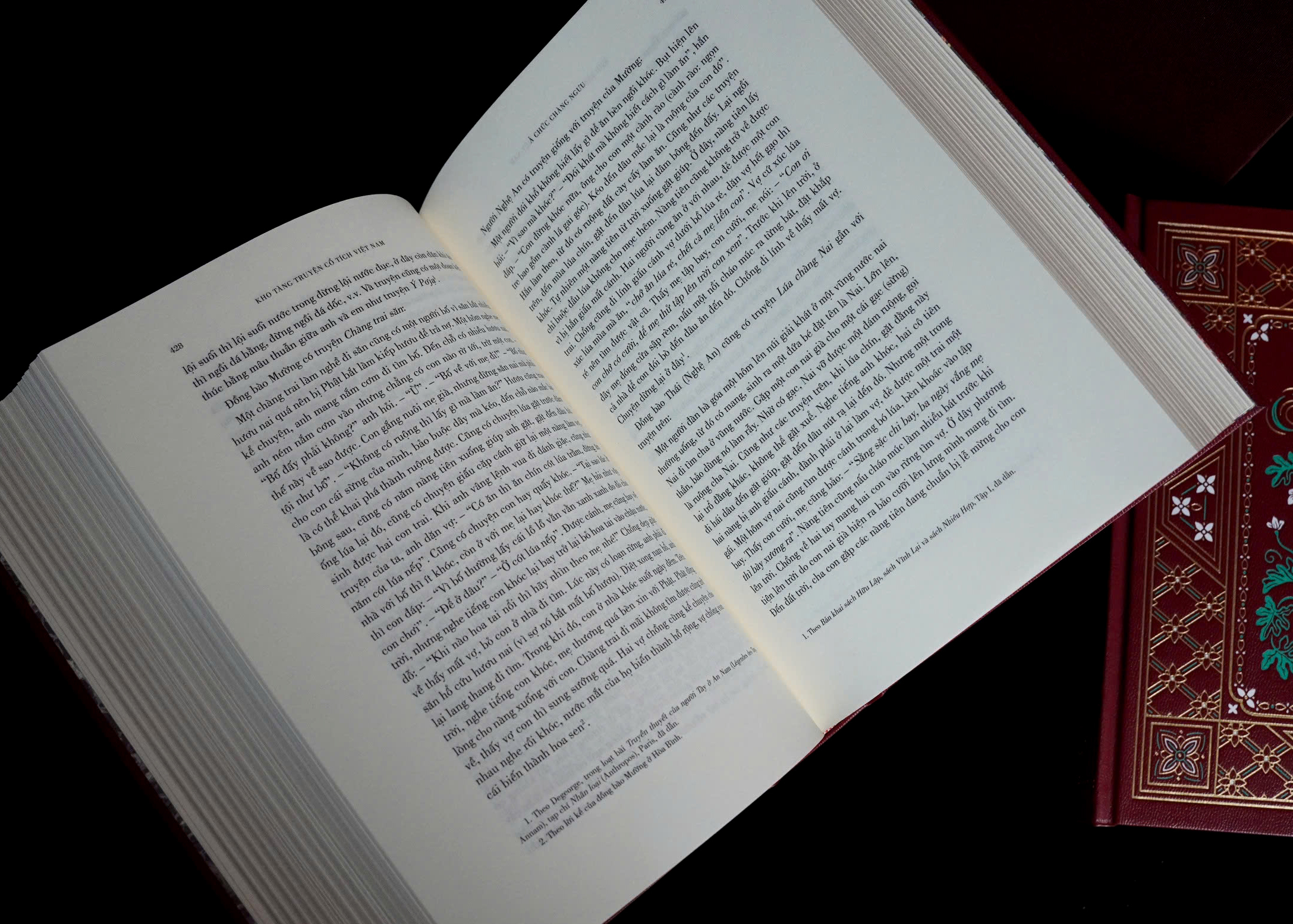 Bộ Sách Kho Tàng Truyện Cổ Tích Việt Nam - Quyển 1 + Quyển 2 (Bộ 2 Quyển) - Bìa Da - Phiên Bản Có Hộp - Ấn Bản Giới Hạn - Ảnh 15