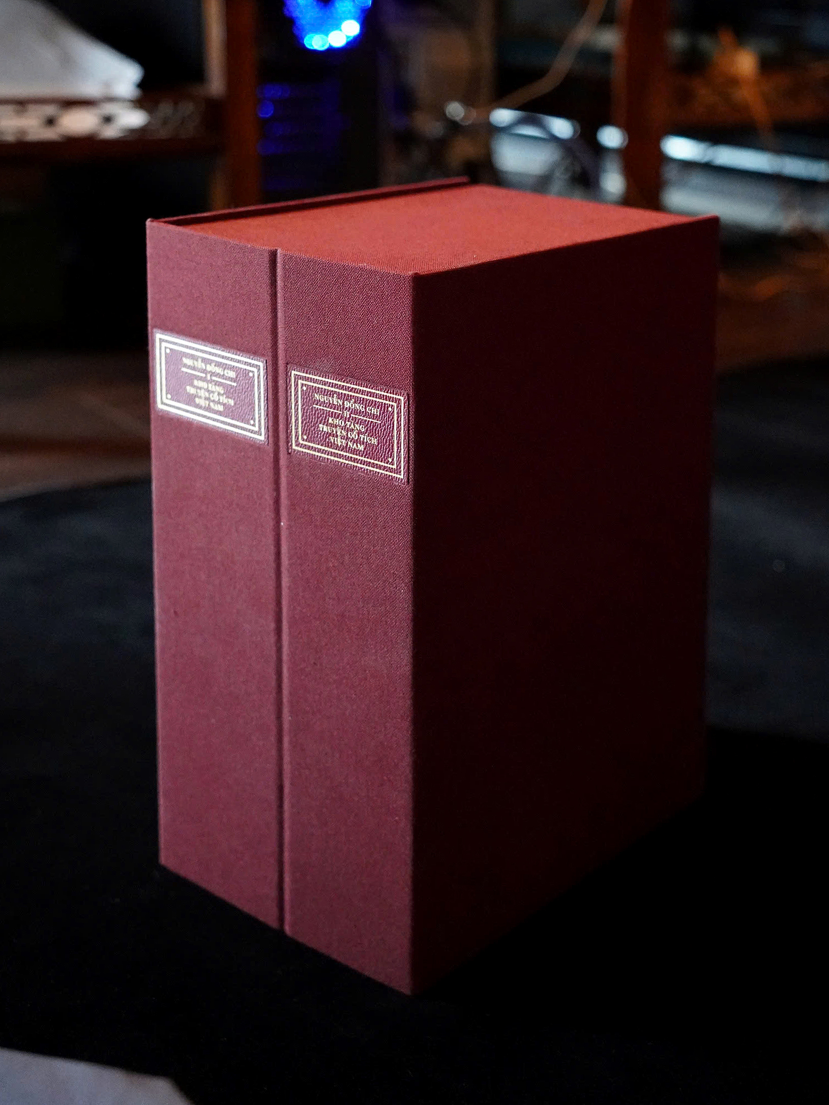 Bộ Sách Kho Tàng Truyện Cổ Tích Việt Nam - Quyển 1 + Quyển 2 (Bộ 2 Quyển) - Bìa Da - Phiên Bản Có Hộp - Ấn Bản Giới Hạn - Ảnh 2