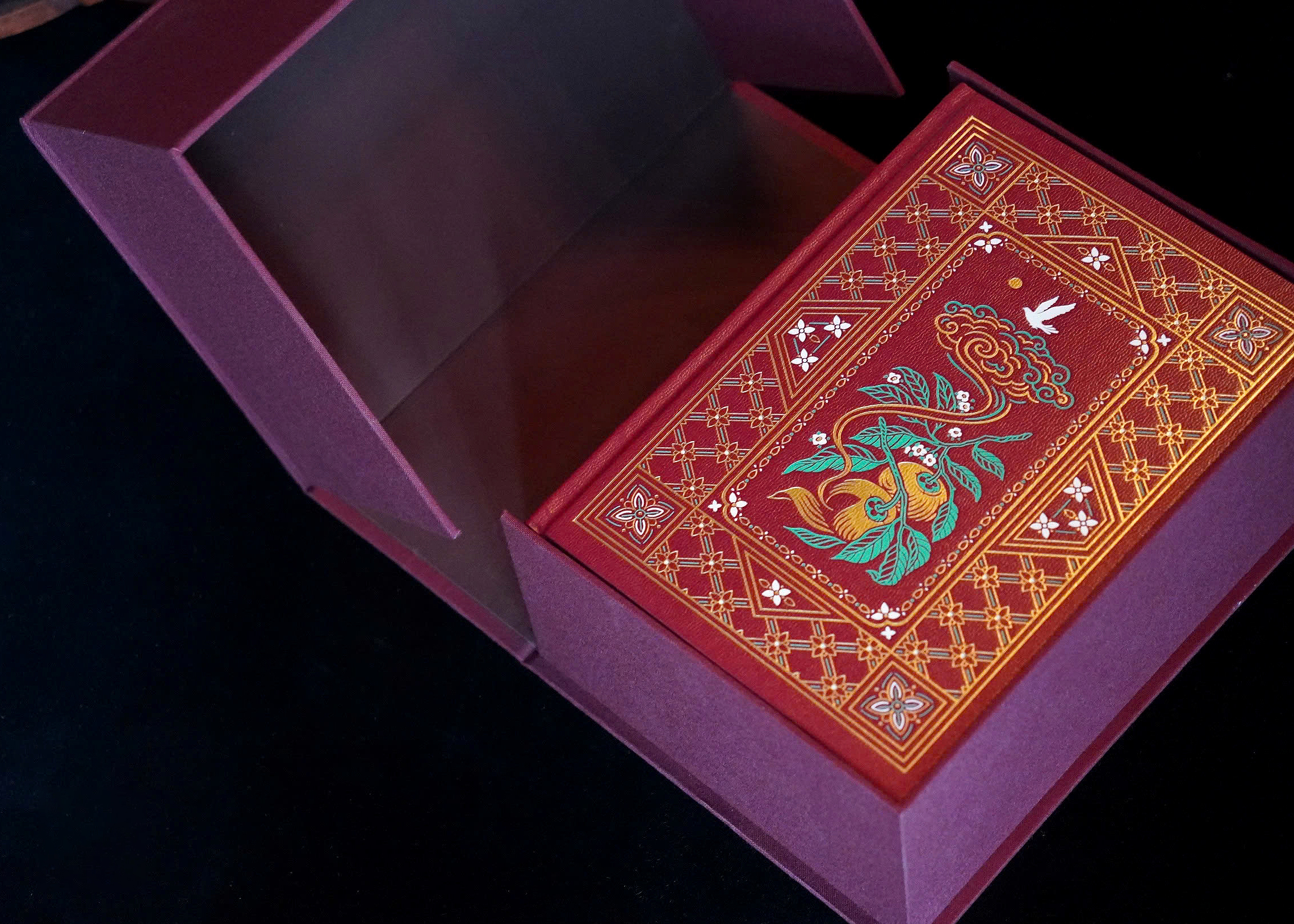 Bộ Sách Kho Tàng Truyện Cổ Tích Việt Nam - Quyển 1 + Quyển 2 (Bộ 2 Quyển) - Bìa Da - Phiên Bản Có Hộp - Ấn Bản Giới Hạn - Ảnh 5