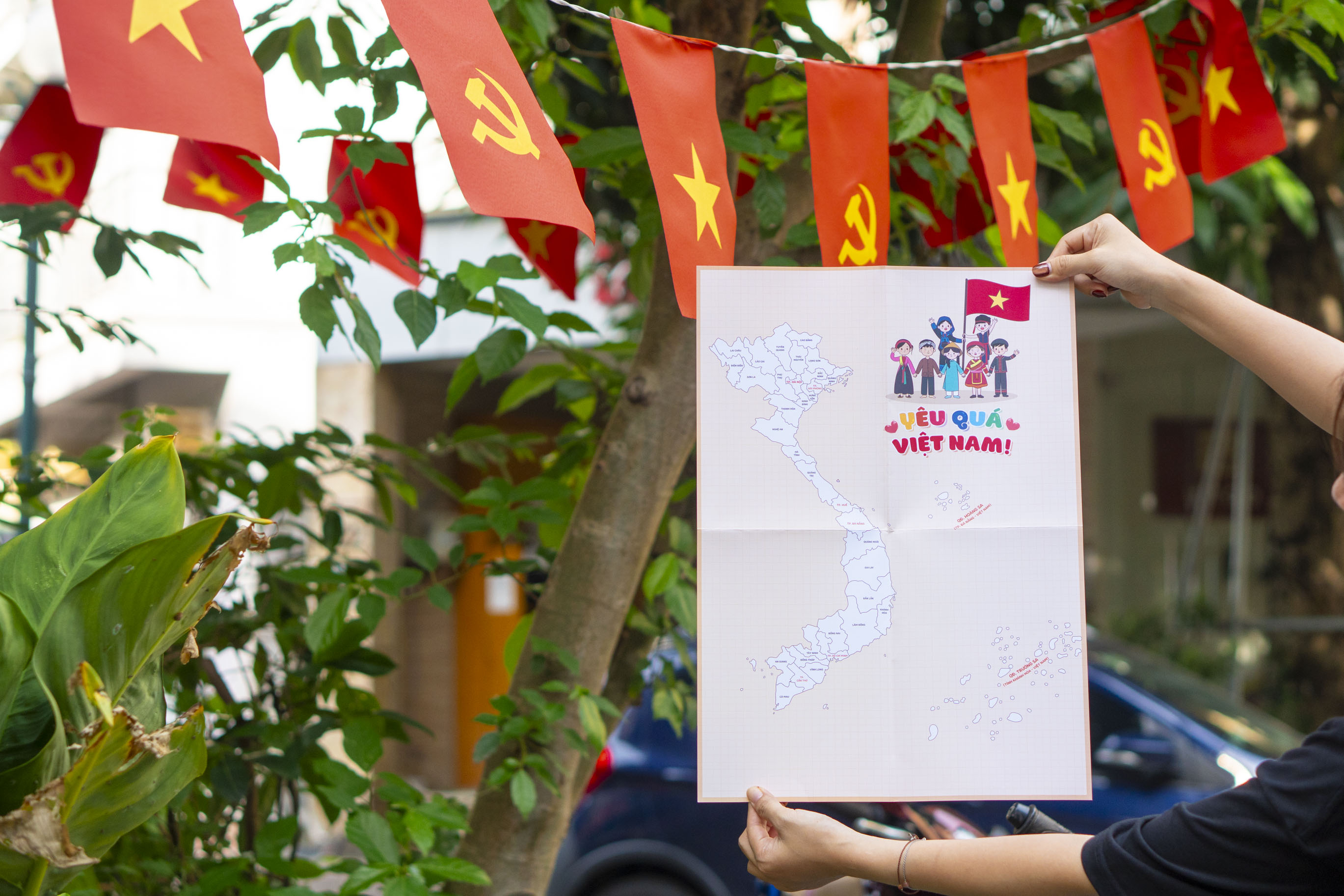 Bộ Sách Yêu Quá Việt Nam (Bộ 6 Cuốn) - Tặng Kèm Túi Đựng + Sticker + Bản Đồ Việt Nam - Ảnh 11