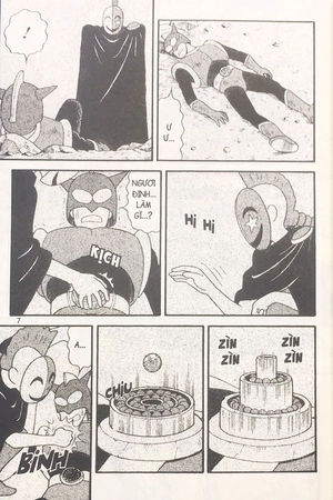 bộ shin - cậu bé bút chì - truyện dài - tập 3 - siêu nhân action và ma vương áo tắm (tái bản 2019) - Ảnh 4