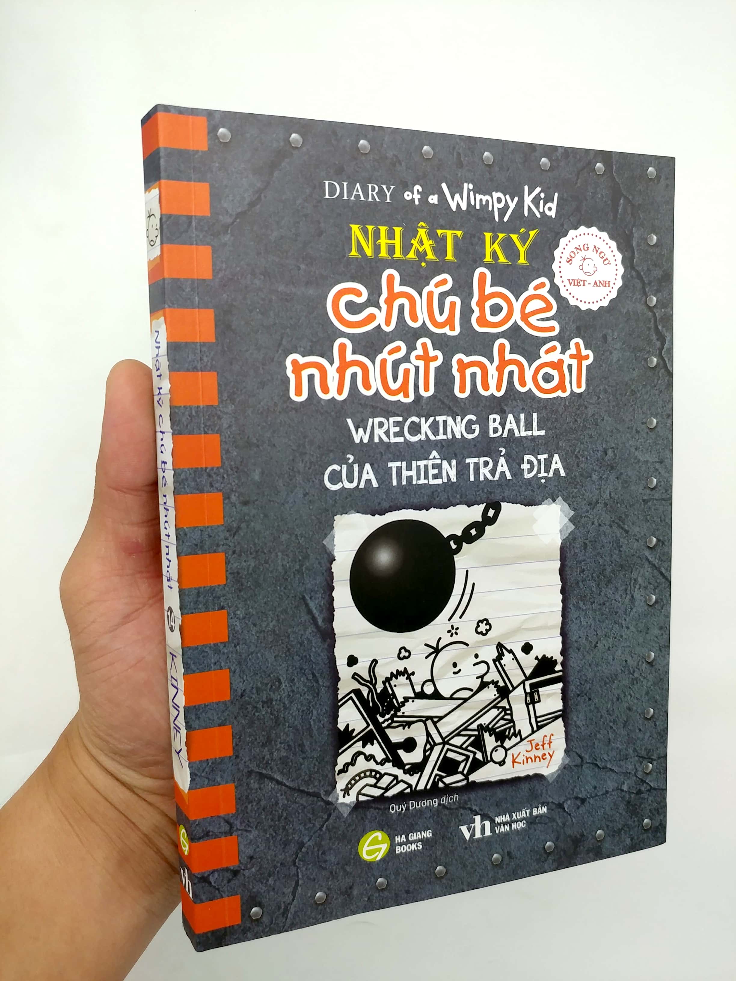 bộ song ngữ việt - anh - diary of a wimpy kid - nhật ký chú bé nhút nhát - tập 14: của thiên trả địa - wrecking ball - Ảnh 8
