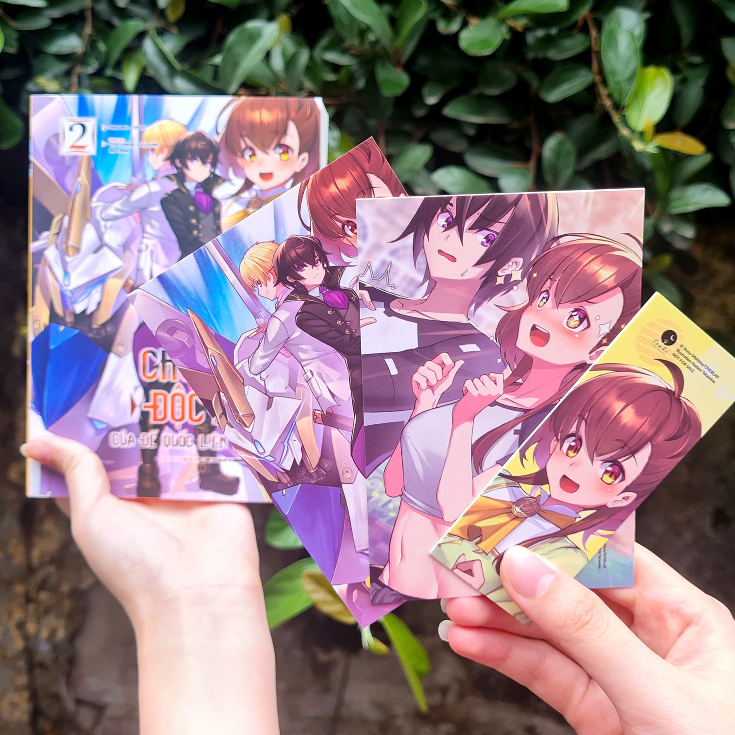 Bộ
						
										
										Ta Là Chúa Tể Độc Ác Của Đế Quốc Liên Thiên Hà - Tập 2 - Bản Đặc Biệt - Tặng Kèm 1 Bookmark Bồi Cứng + 2 Postcard Bồi Cứng + 1 Huy Hiệu Phủ Nhũ - Ảnh 5