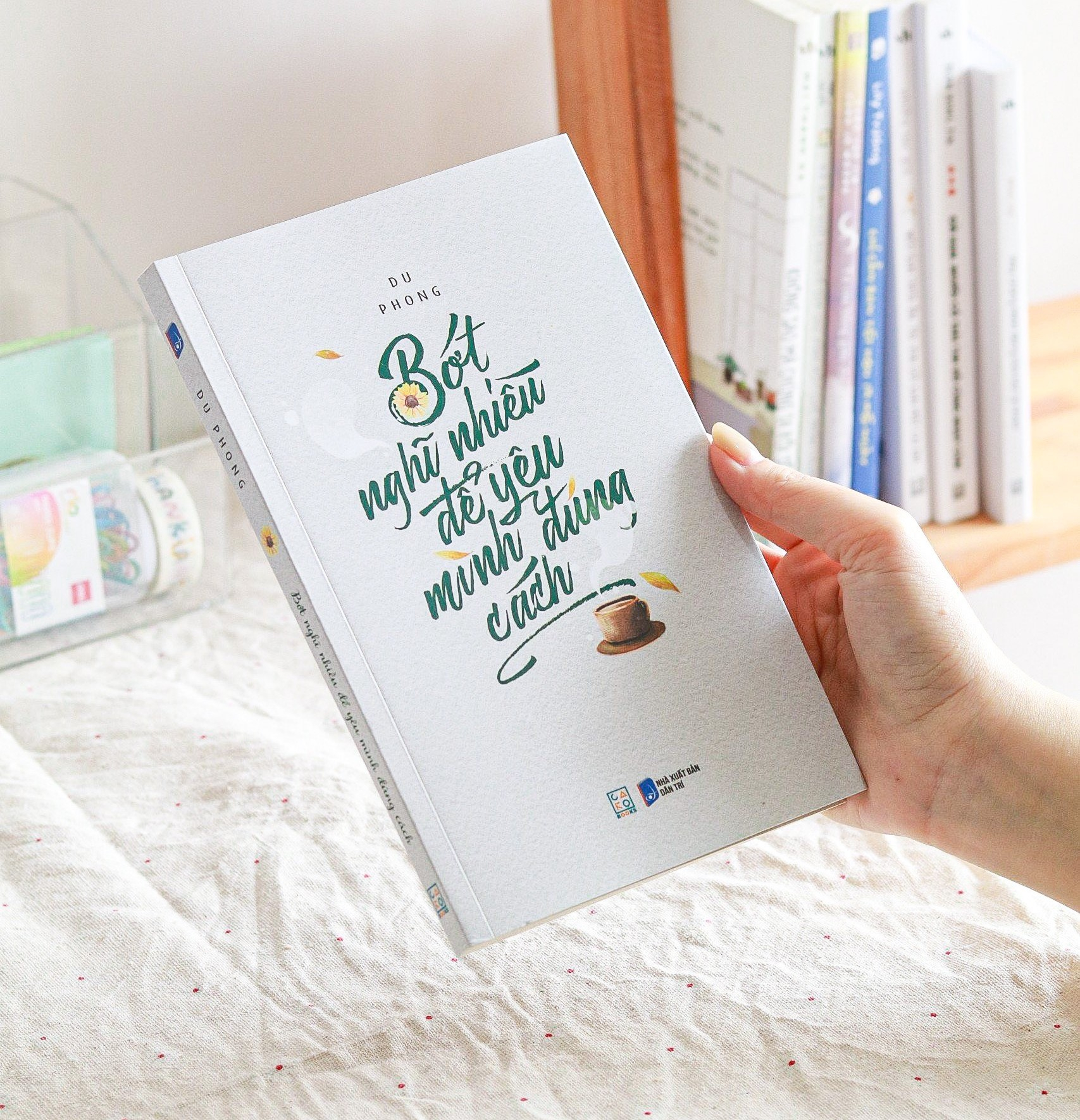 bớt nghĩ nhiều để yêu mình đúng cách - Ảnh 3