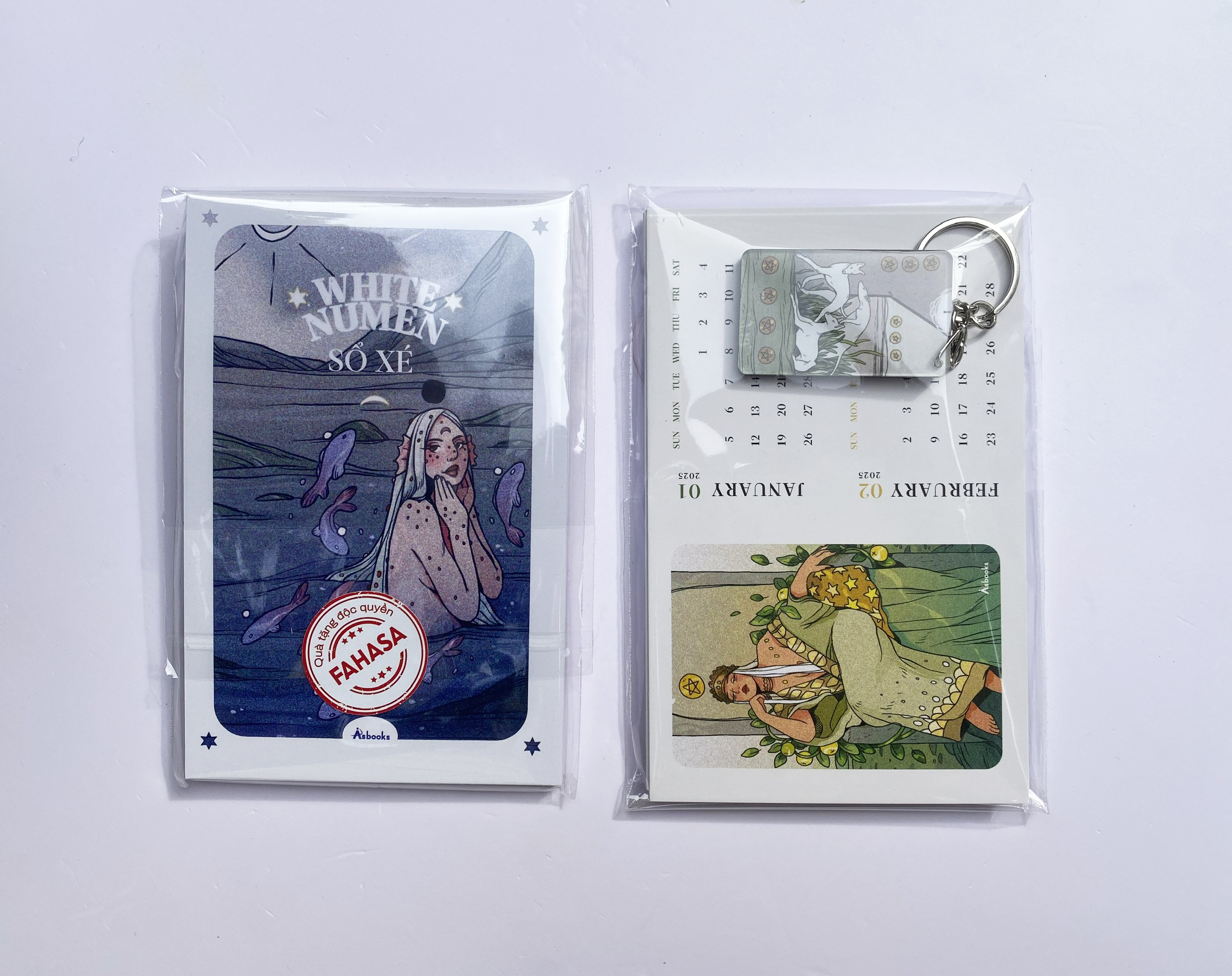 boxset white numen tarot (bộ bài + sách hướng dẫn) - tặng kèm bộ quà all-in: sổ xé in bìa art bài + bộ postcard in hình art bài kèm lịch 2025 + móc khóa in art bài random - Ảnh 11