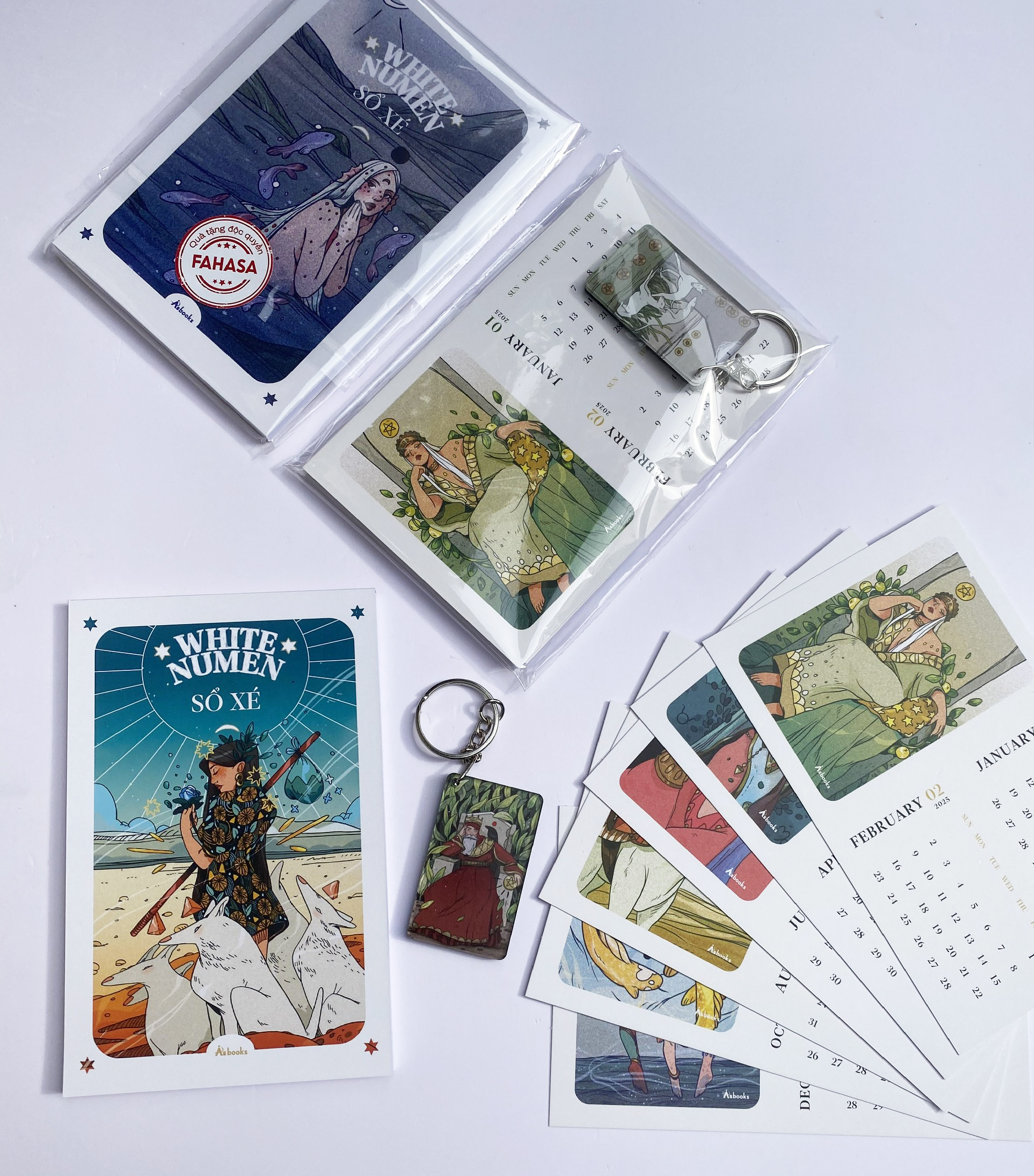 boxset white numen tarot (bộ bài + sách hướng dẫn) - tặng kèm bộ quà all-in: sổ xé in bìa art bài + bộ postcard in hình art bài kèm lịch 2025 + móc khóa in art bài random - Ảnh 7