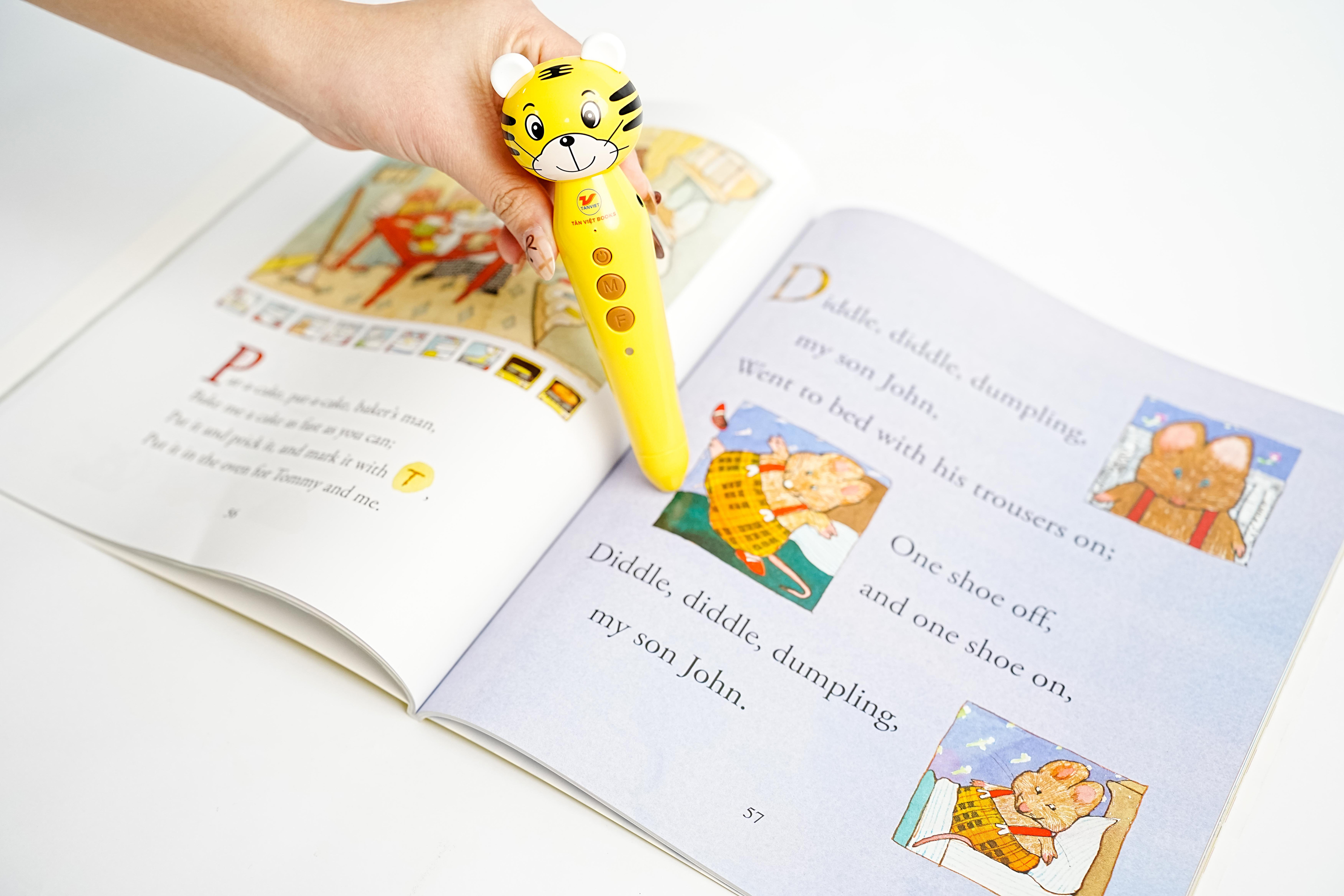 Bút Chấm Đọc-Học Tiếng Anh Tân Việt - Cô Gia Sư Tiếng Anh Bản Xứ Tại Nhà - Phiên Bản Ngỗng Mẹ (Dành Cho Trẻ Từ 0 Đến 6 Tuổi) - Tặng Kèm Sách Tỏa Sáng Trong Đêm - Chúc Ngủ Ngon Ông Già Noel - Ảnh 14