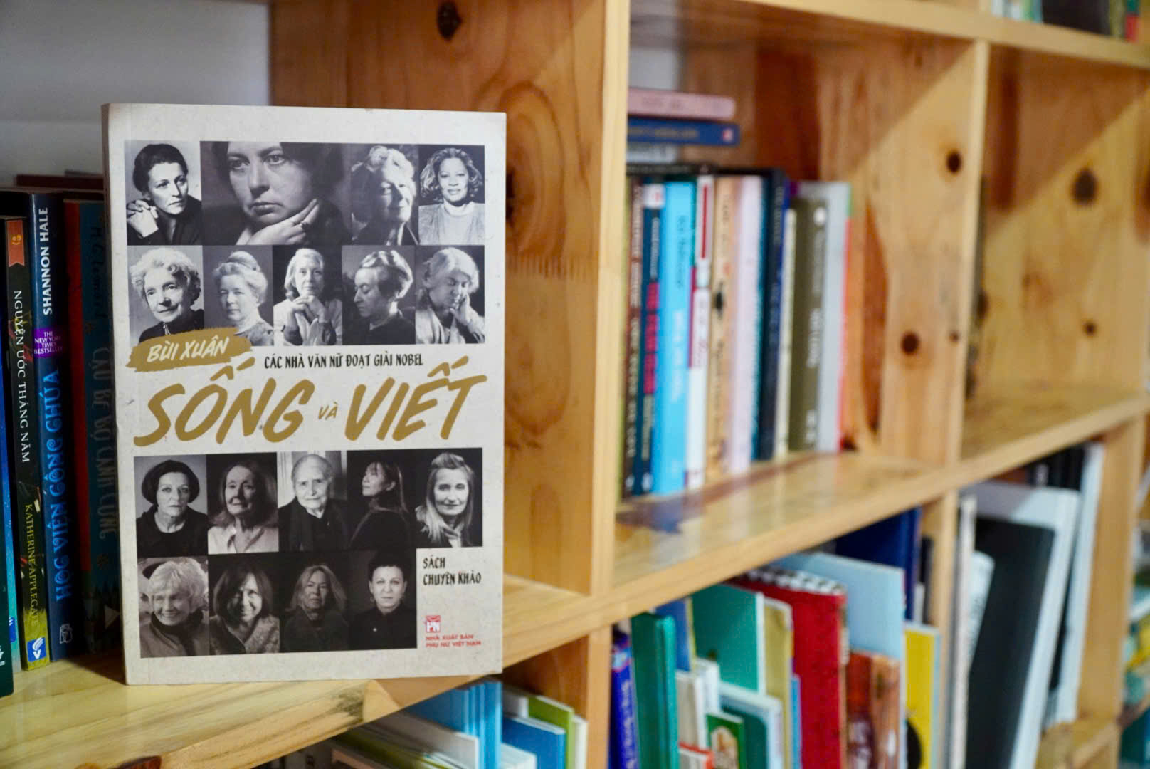 Cac Nha Van Nu Doat Giai Nobel - Song Va Viet - Ảnh 3