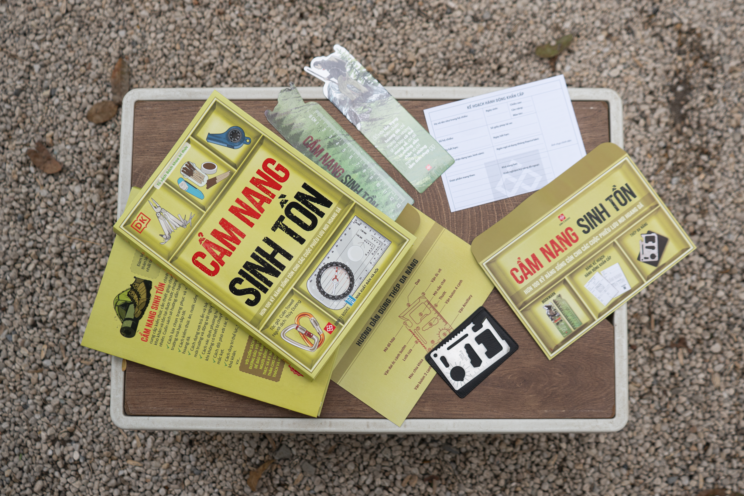 Cẩm Nang Sinh Tồn - Hơn 100 Kỹ Năng Sống Còn Cho Các Cuộc Phiêu Lưu Nơi Hoang Dã - Bìa Cứng - Tặng Kèm Bookmark + Thép Đa Năng + Bảng Kế Hoạch Hành Động Khẩn Cấp - Ảnh 5