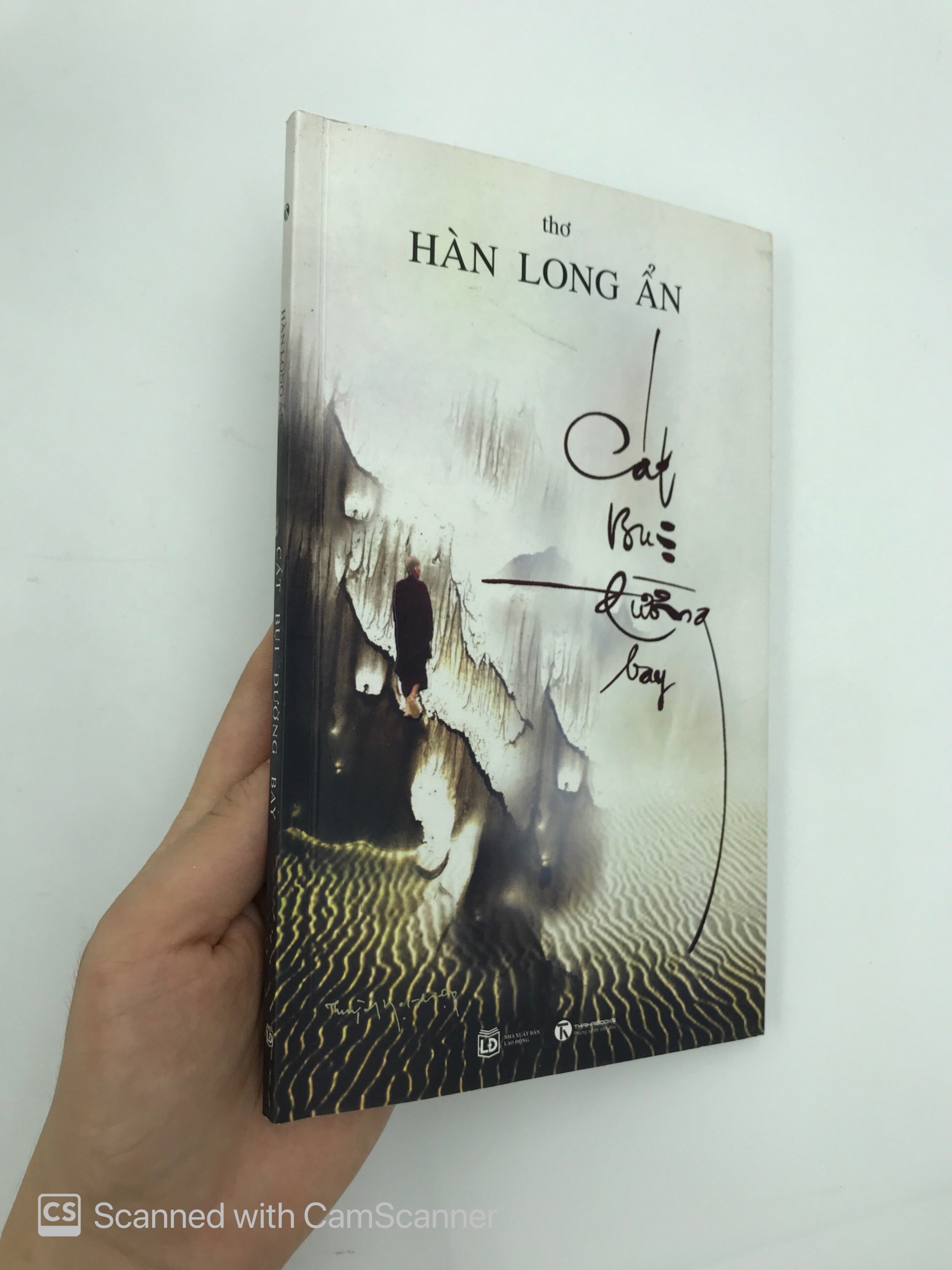 cát bụi đường bay - Ảnh 12