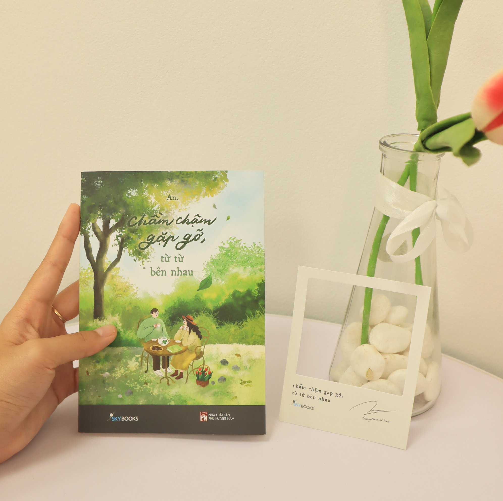 chầm chậm gặp gỡ, từ từ bên nhau - tặng kèm bookmark + postcard khung ảnh polaroid - Ảnh 4