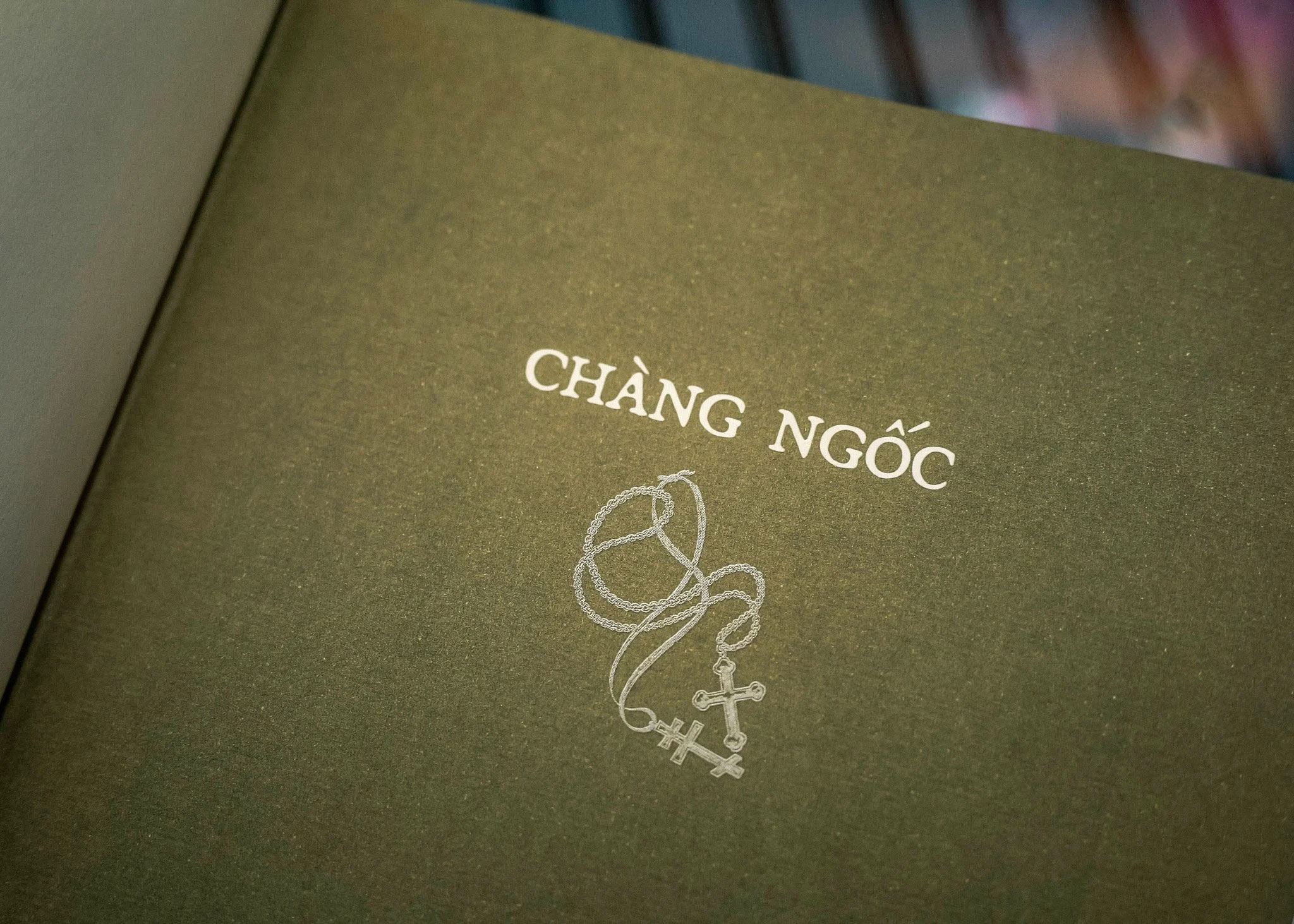 chàng ngốc - ấn bản giới hạn - bìa giấy vân da - Ảnh 8
