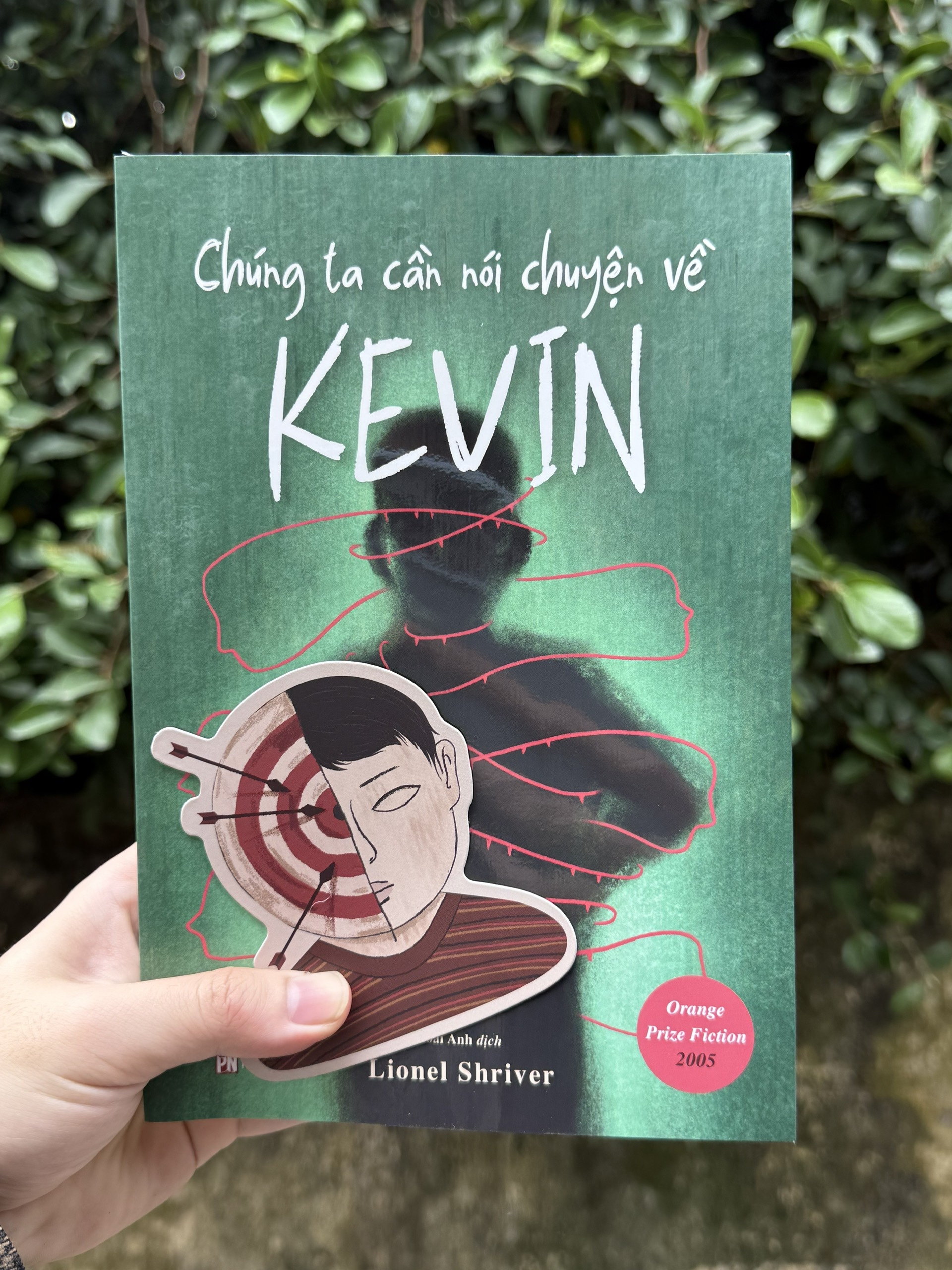 Chung Ta Can Noi Chuyen Ve Kevin - Ảnh 4