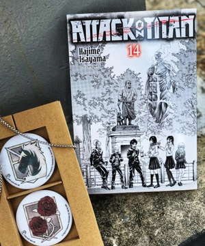 combo manga - attack on titan - tập 14 - bản thường + bản đặc biệt (bộ 2 cuốn) - tặng kèm 1 bookmark nam châm + 2 huy hiệu quân đồn trú và quân cảnh vệ - Ảnh 6