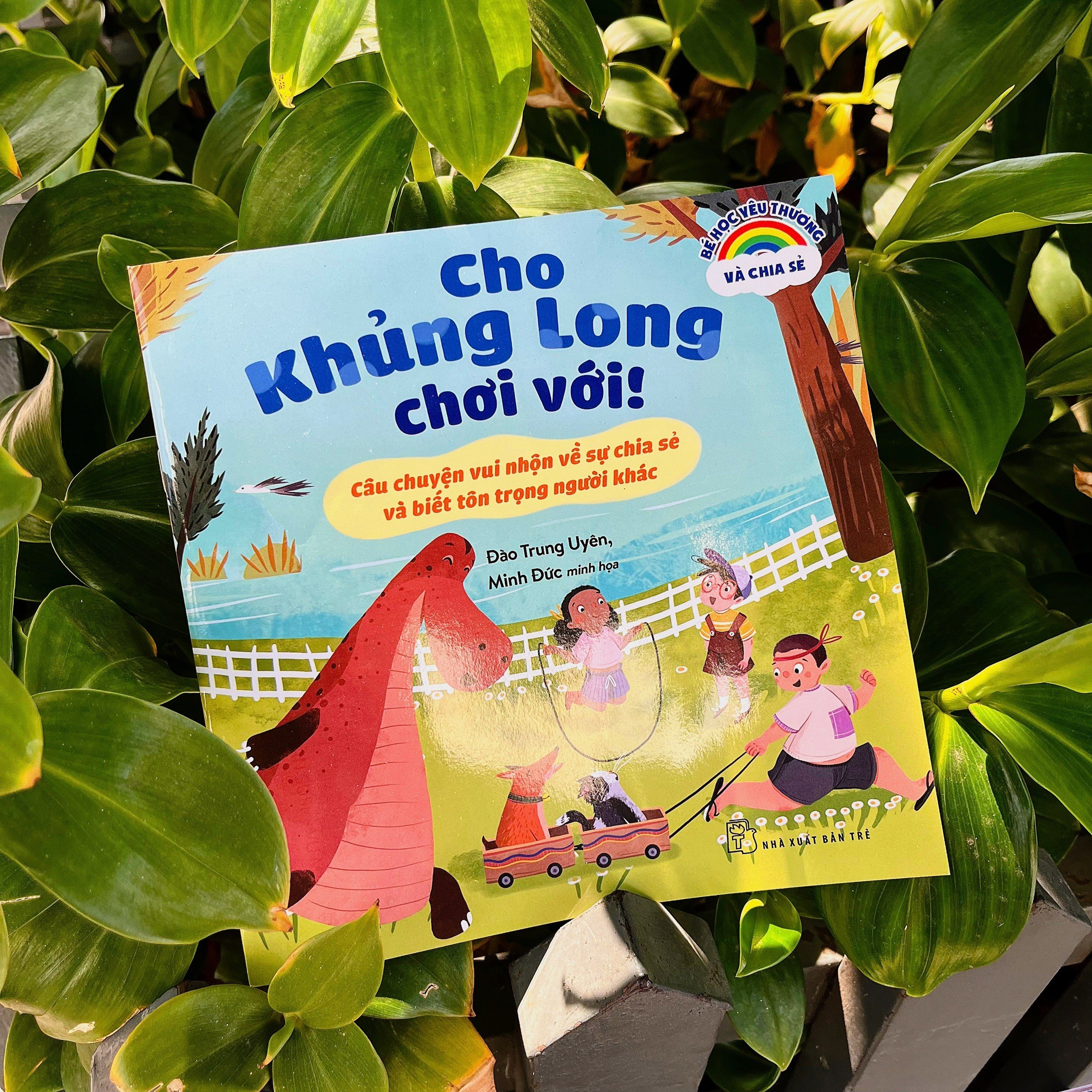 combo sách bé học yêu thương và chia sẻ - ai là siêu sao? + bảy bông hoa của gấu con + cho khủng long chơi với! (bộ 3 cuốn) - Ảnh 7