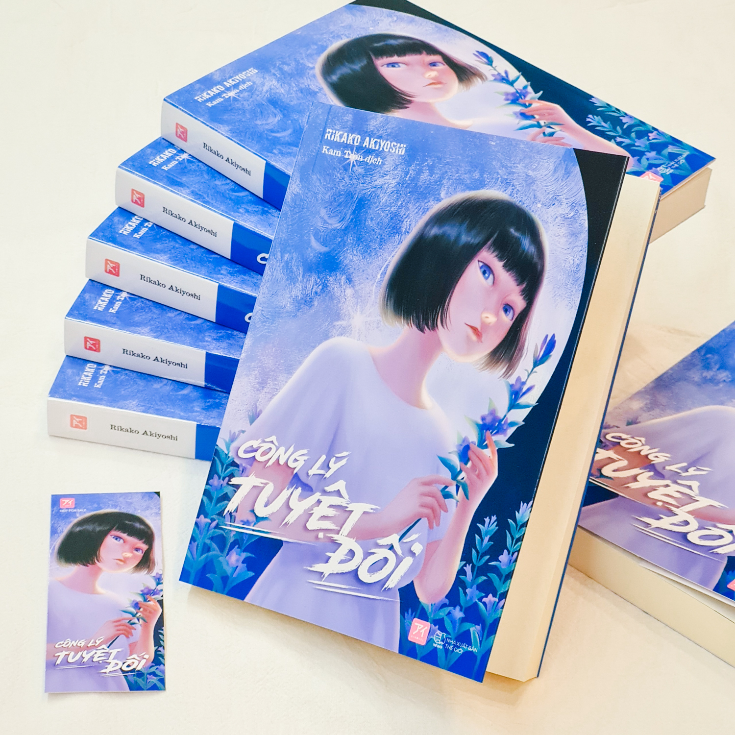 công lý tuyệt đối - bản đặc biệt - tặng kèm bookmark + postcard thư - Ảnh 3