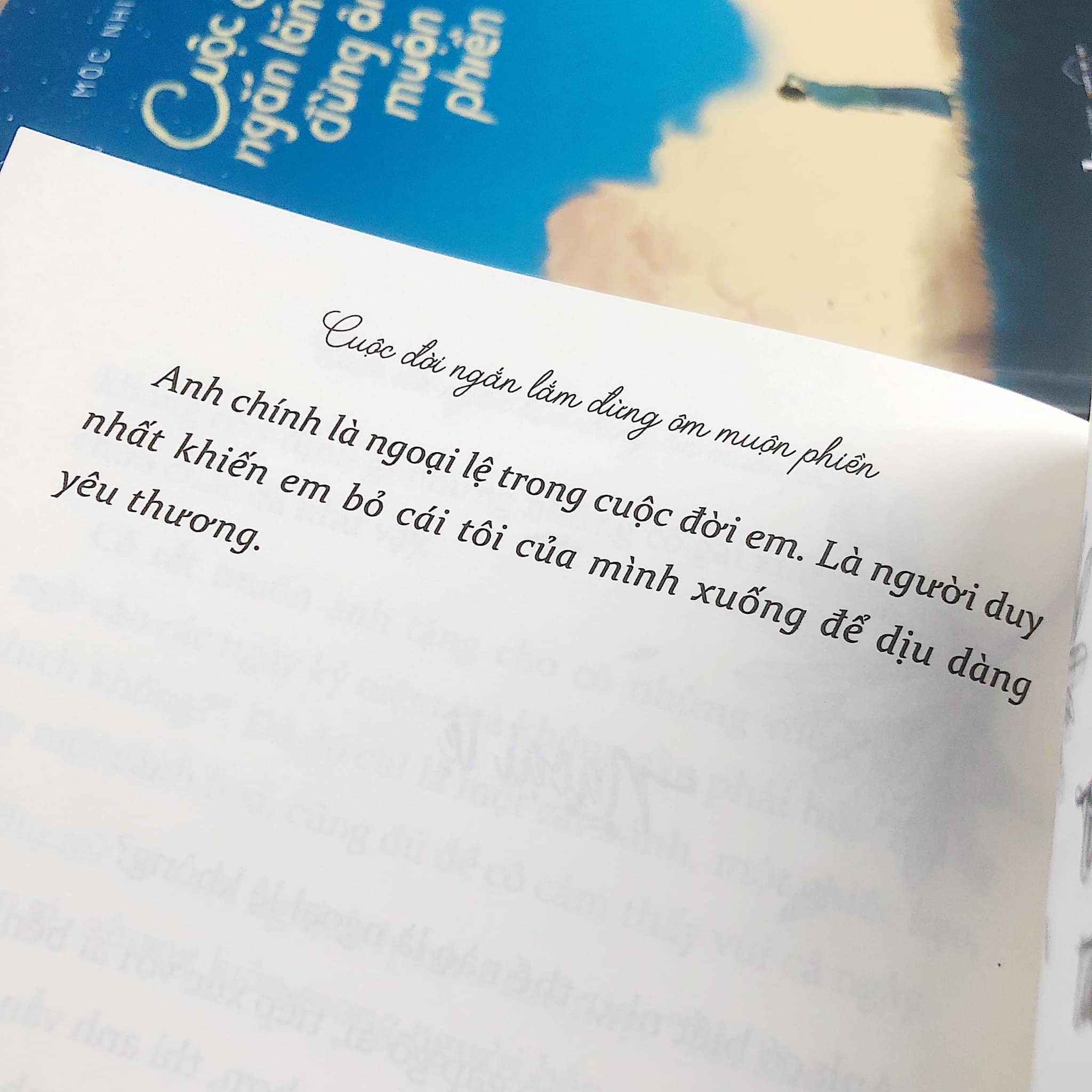 cuộc đời ngắn lắm đừng ôm muộn phiền - tặng kèm 3 postcard - Ảnh 7