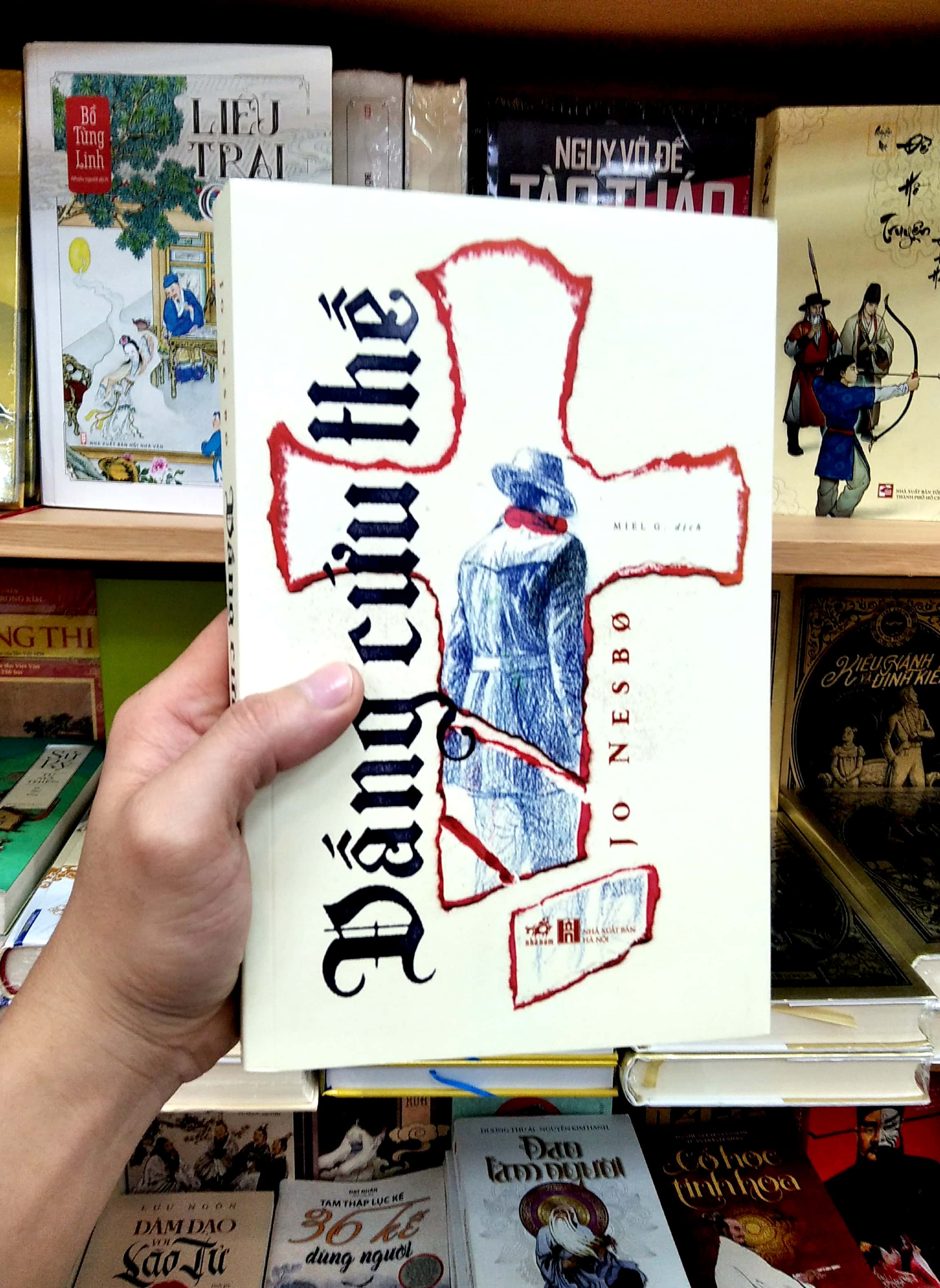 đấng cứu thế - Ảnh 7