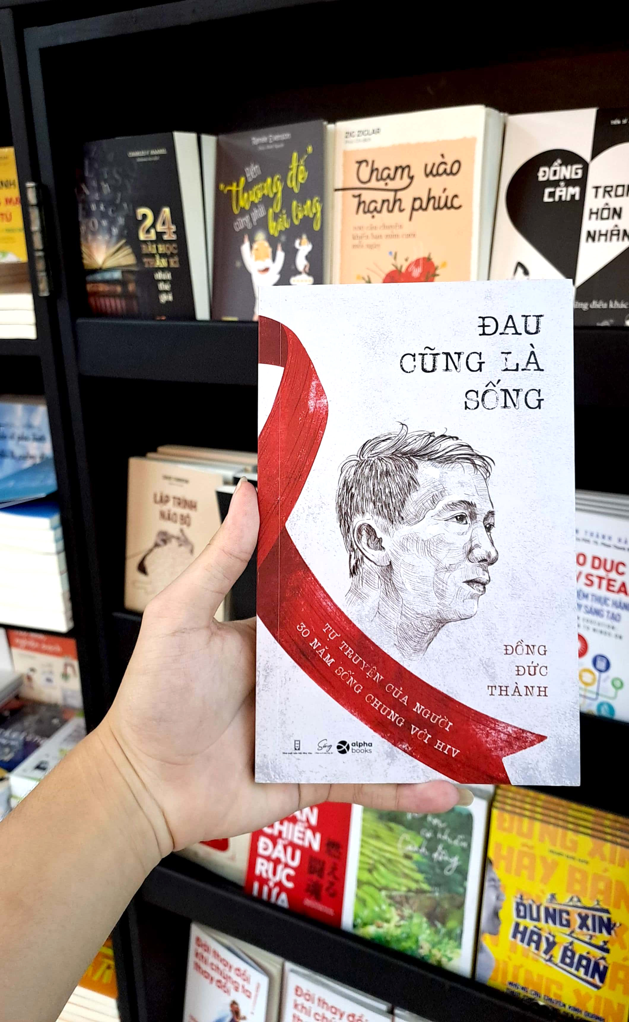 đau cũng là sống - tự truyện của người 30 năm sống chung với hiv - Ảnh 10