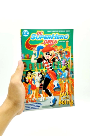 dc super hero girls: out of the bottle - Ảnh 7