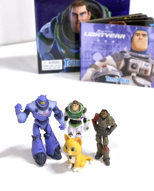 disney pixar lightyear tattle tales - Ảnh 6